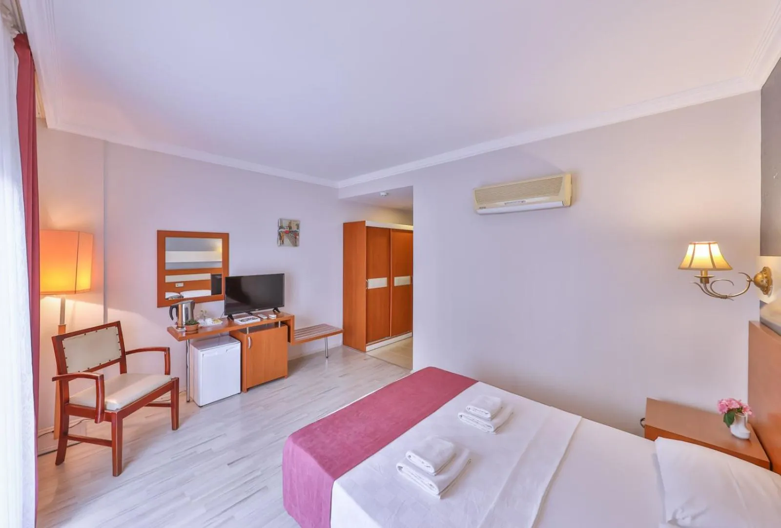 Photo of the whole room in Kas Bilgin Hotel