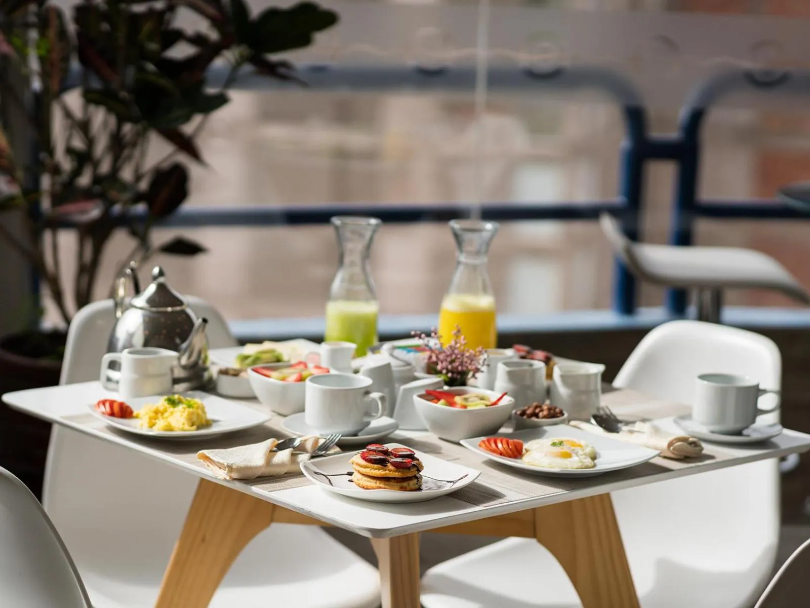 Coffee/tea facilities in Wayqey Hotel