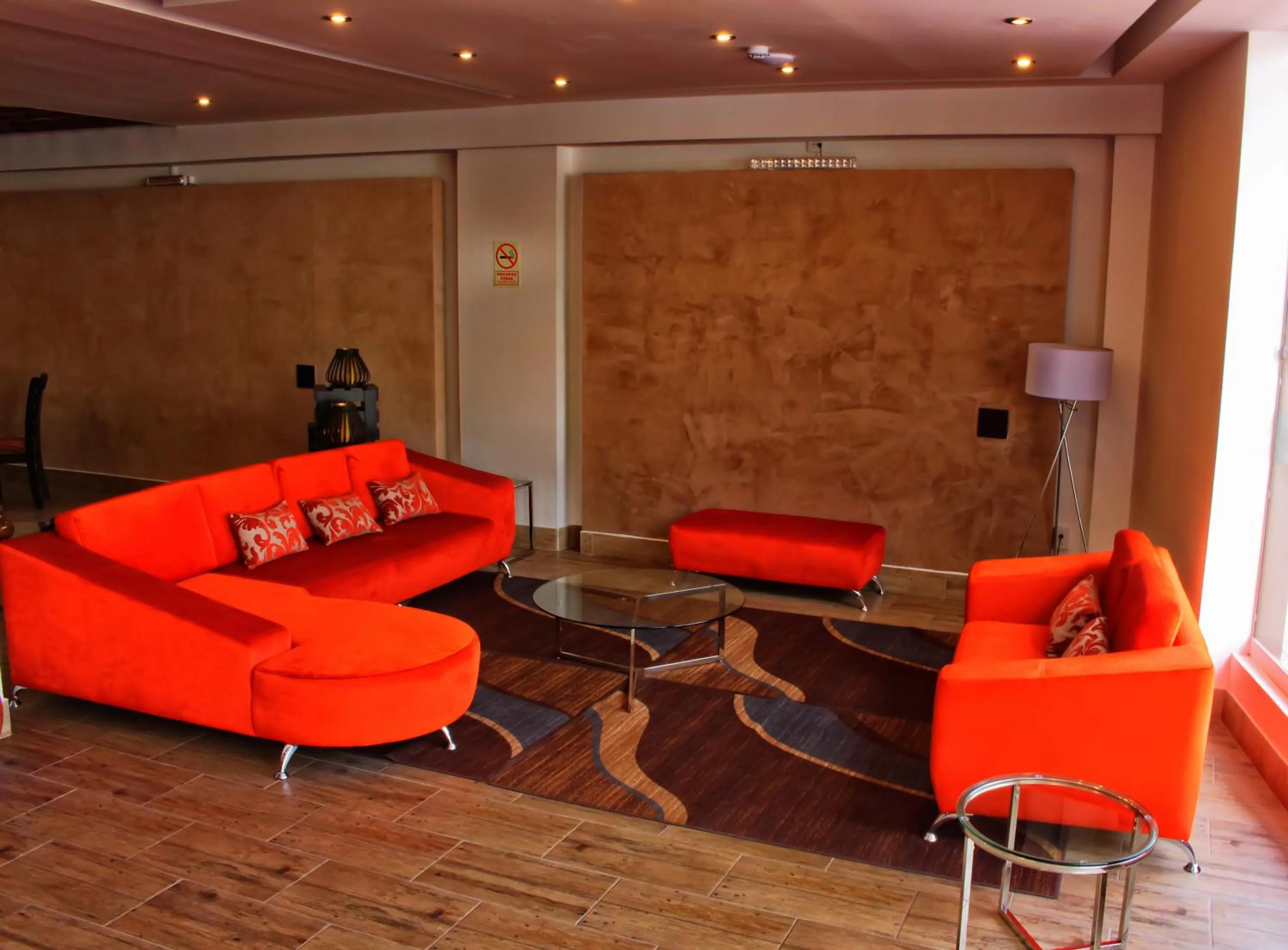 Communal lounge/ TV room in Wayqey Hotel