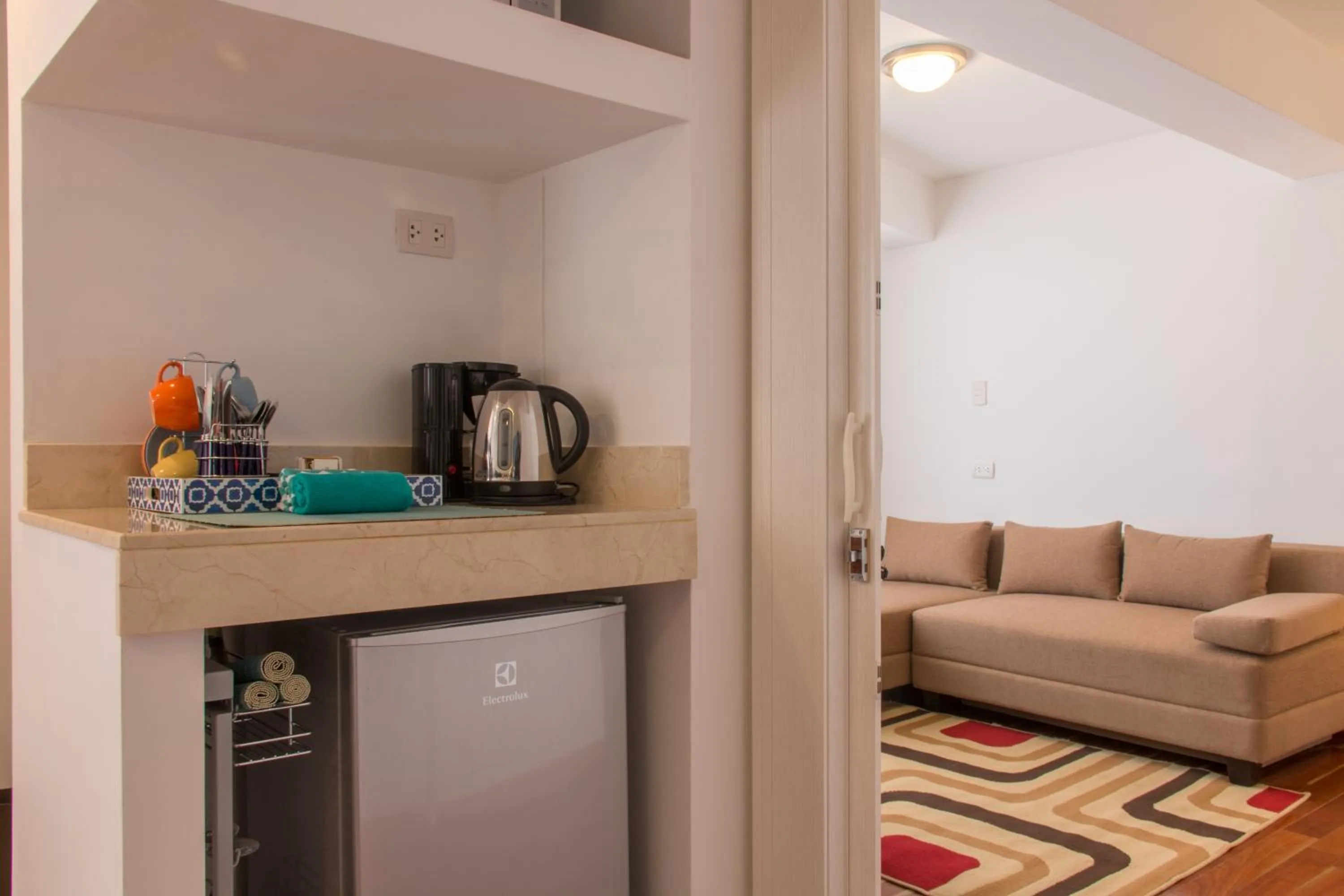 Coffee/tea facilities in Wayqey Hotel