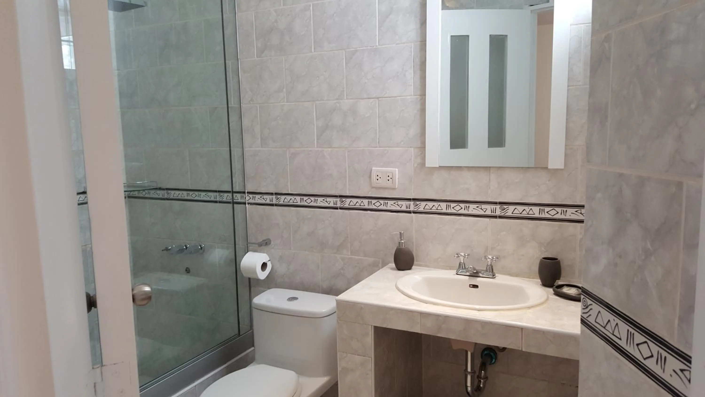 Shower in Wayqey Hotel