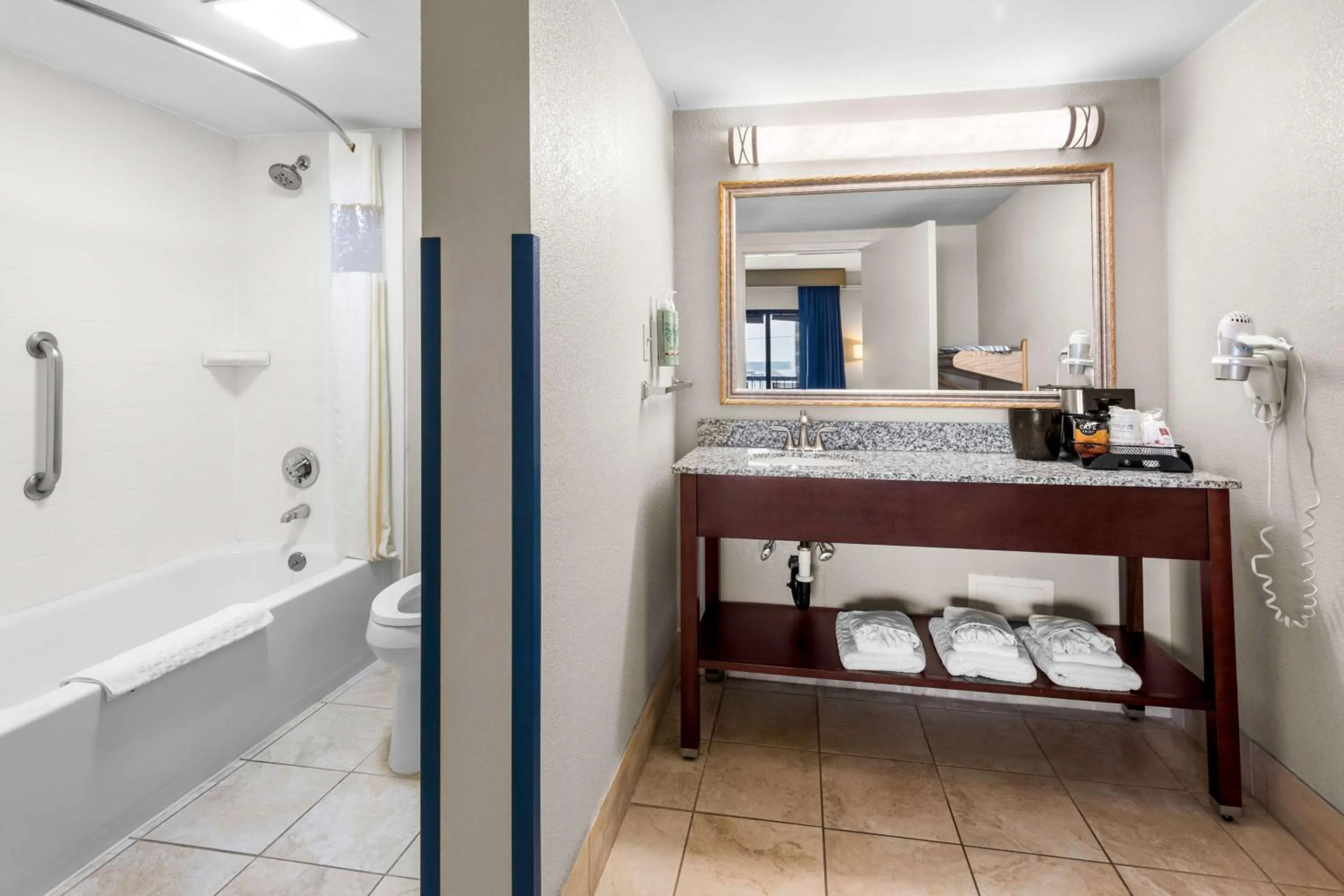 Bathroom, Bed in Best Western Kent Narrows Inn