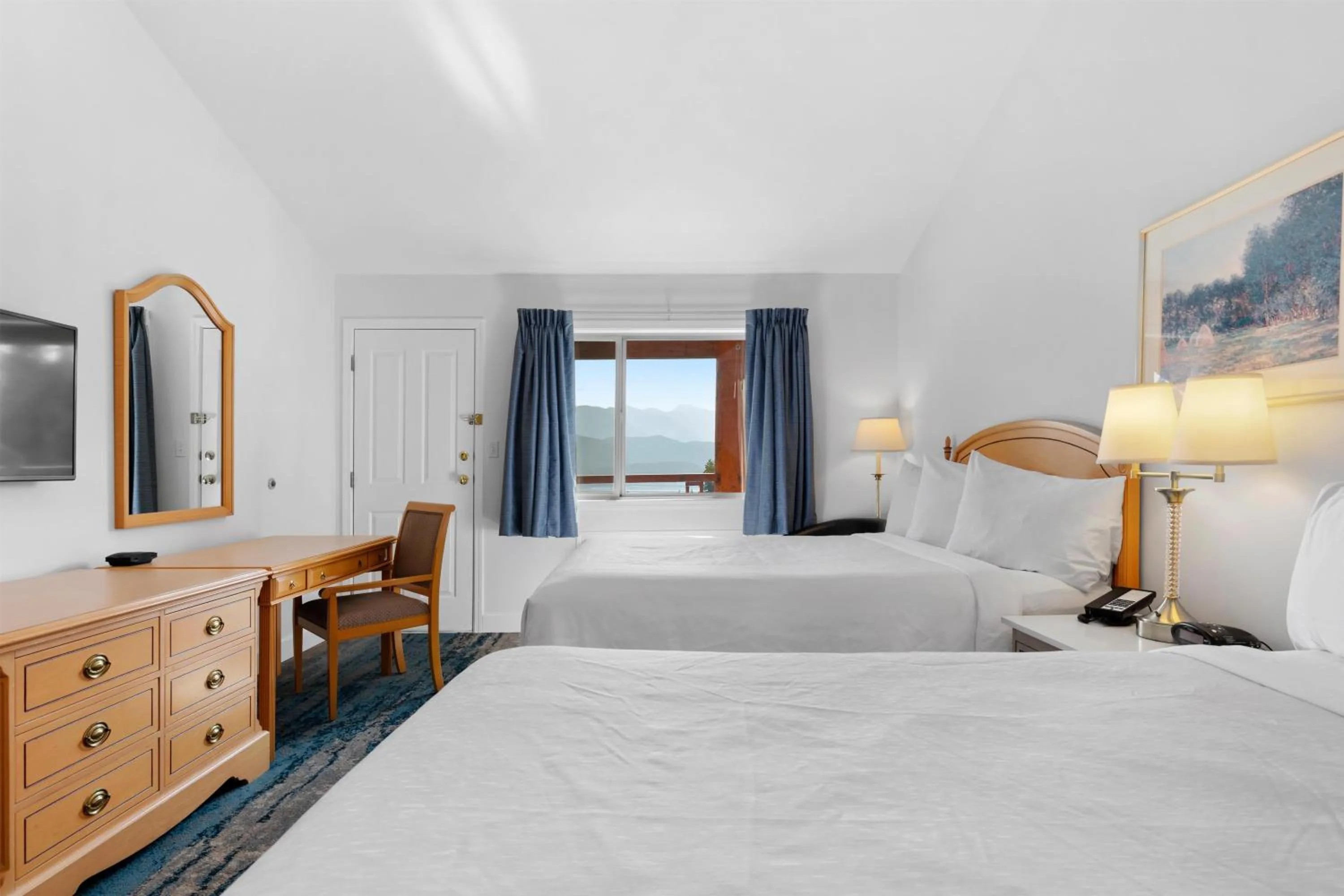 Bedroom, Bed in Kootenay Lakeview Resort BW Signature Collection