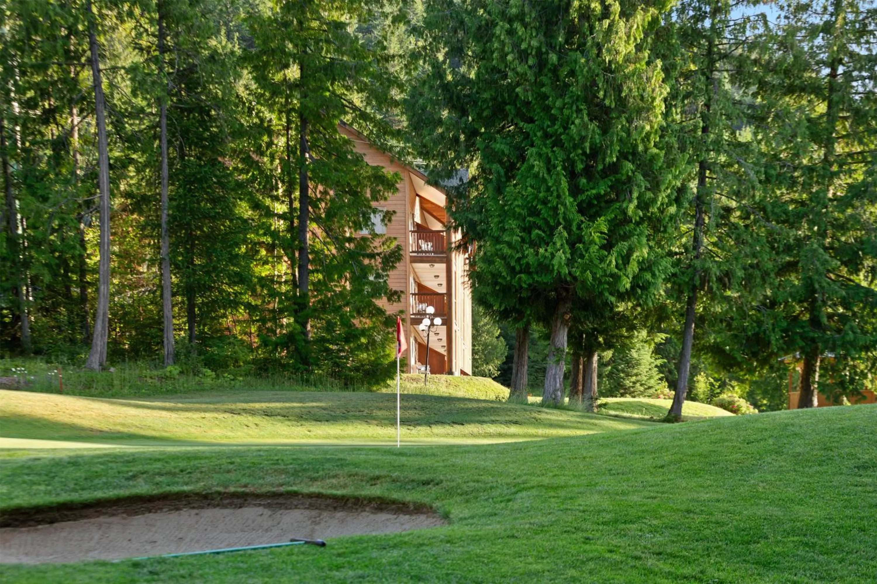 Property building in Kootenay Lakeview Resort BW Signature Collection