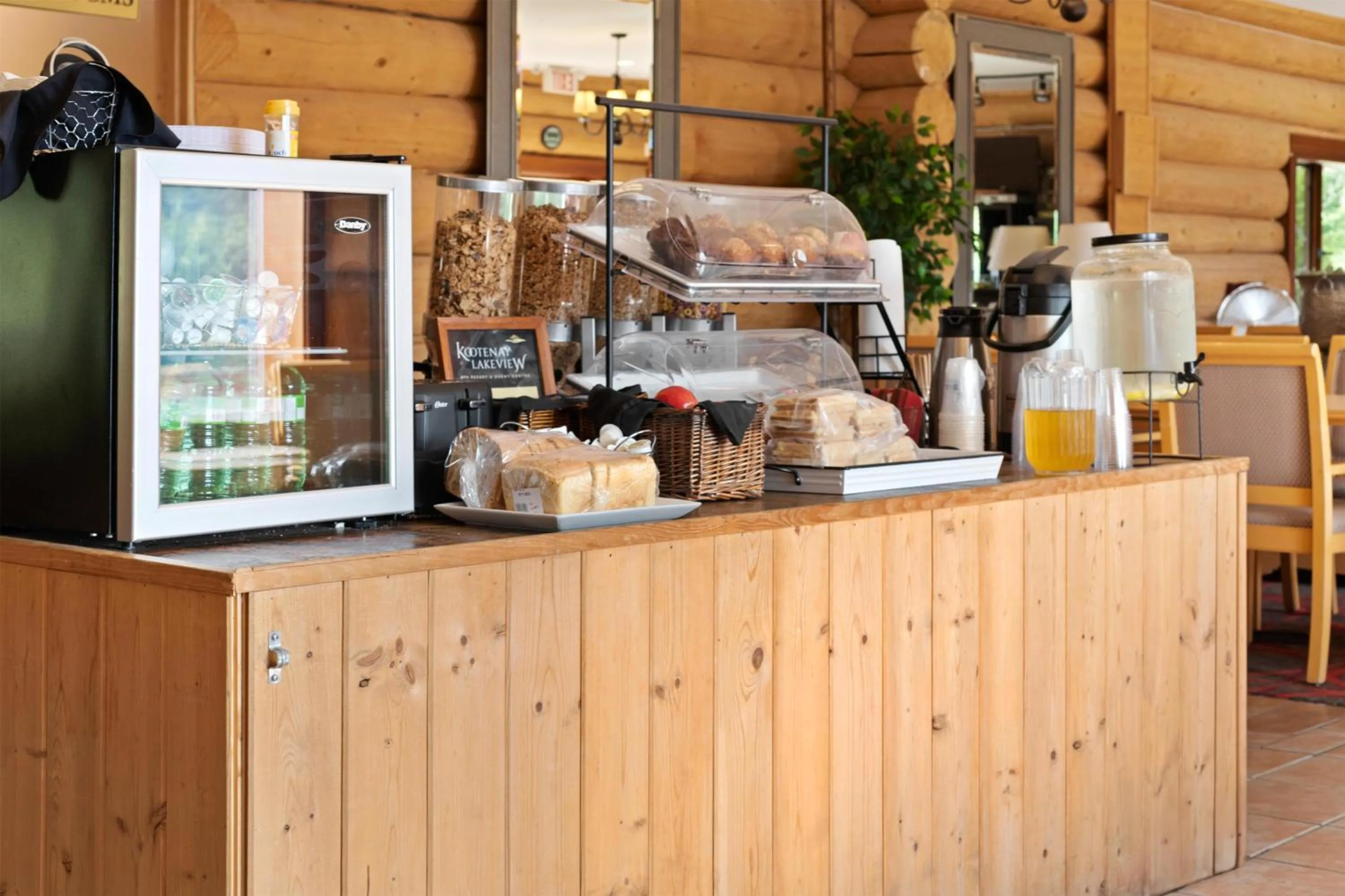 Breakfast in Kootenay Lakeview Resort BW Signature Collection