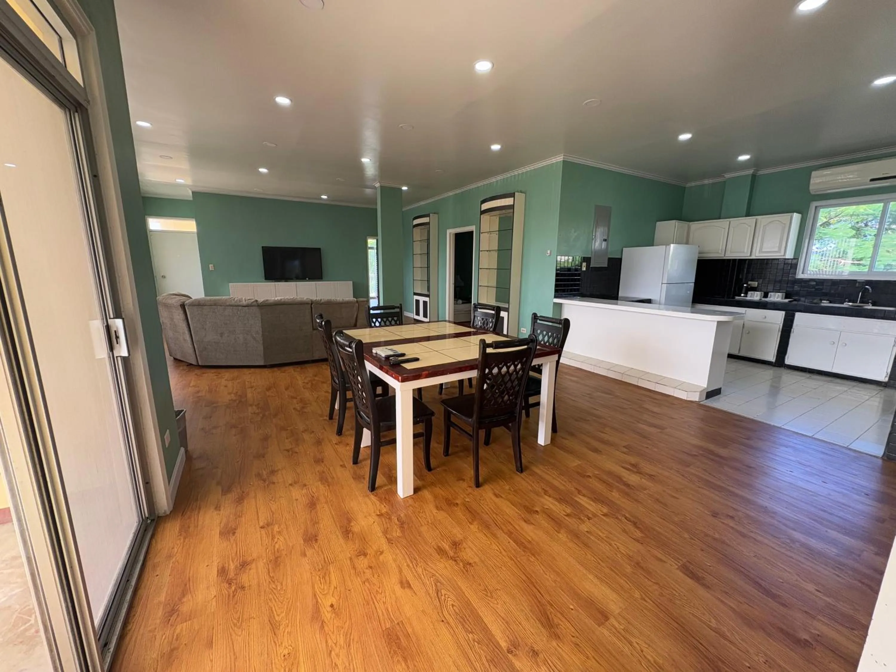Dining area in Beach Garden Hotel