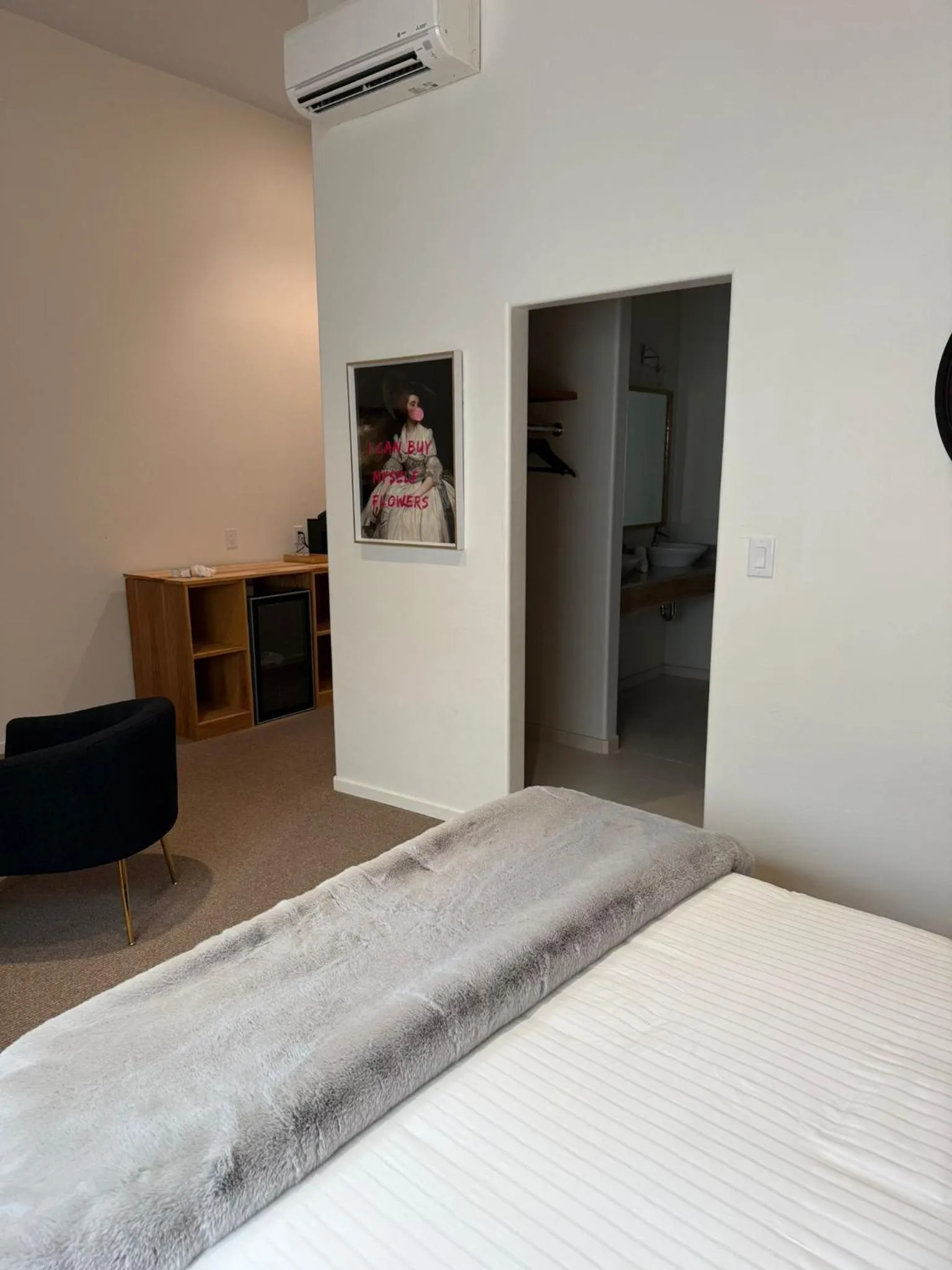 Bedroom, Bed in Unicorn Zebra