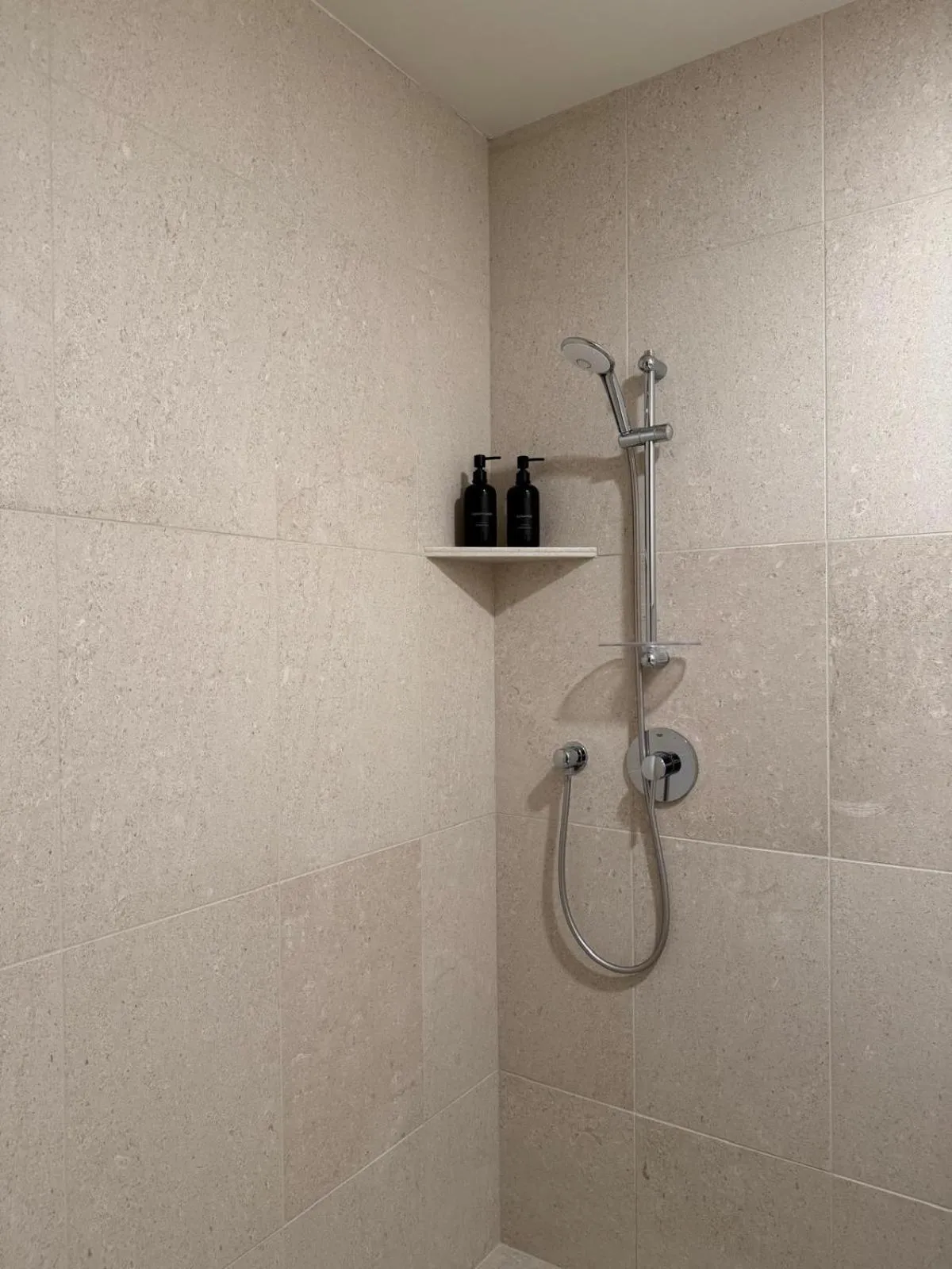 Shower in Unicorn Zebra