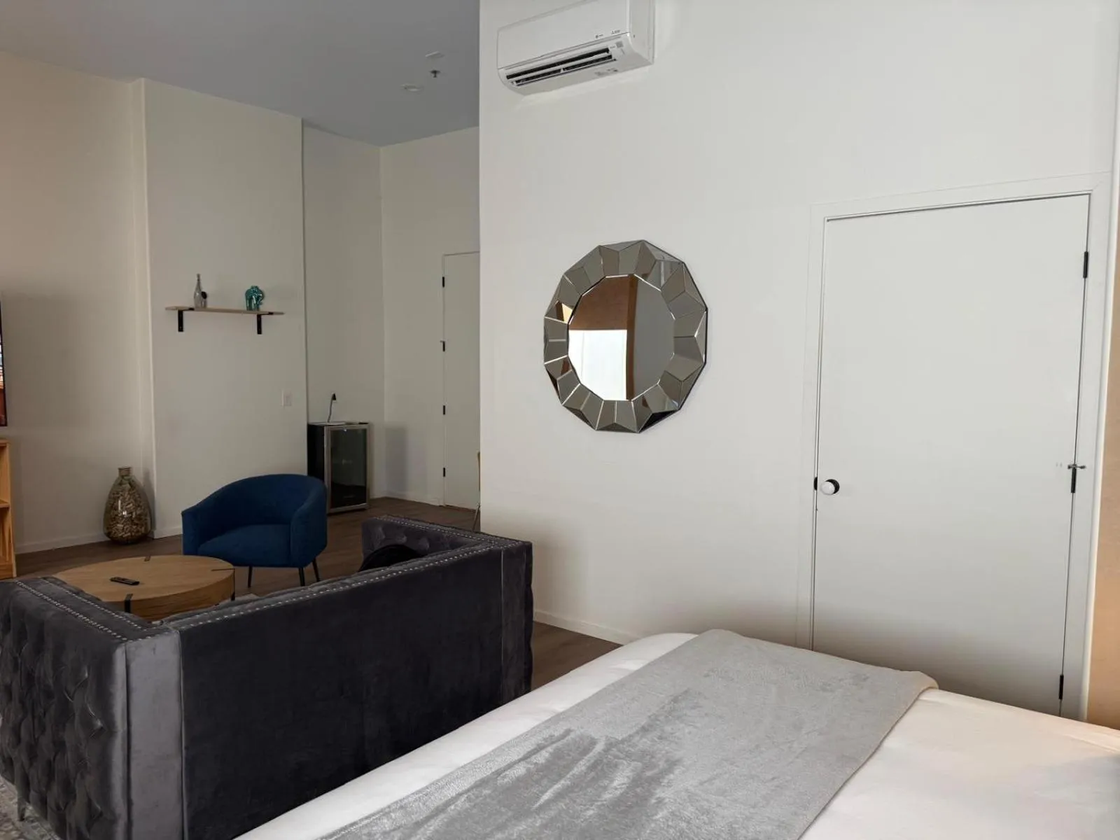 Bedroom, Bed in Unicorn Zebra