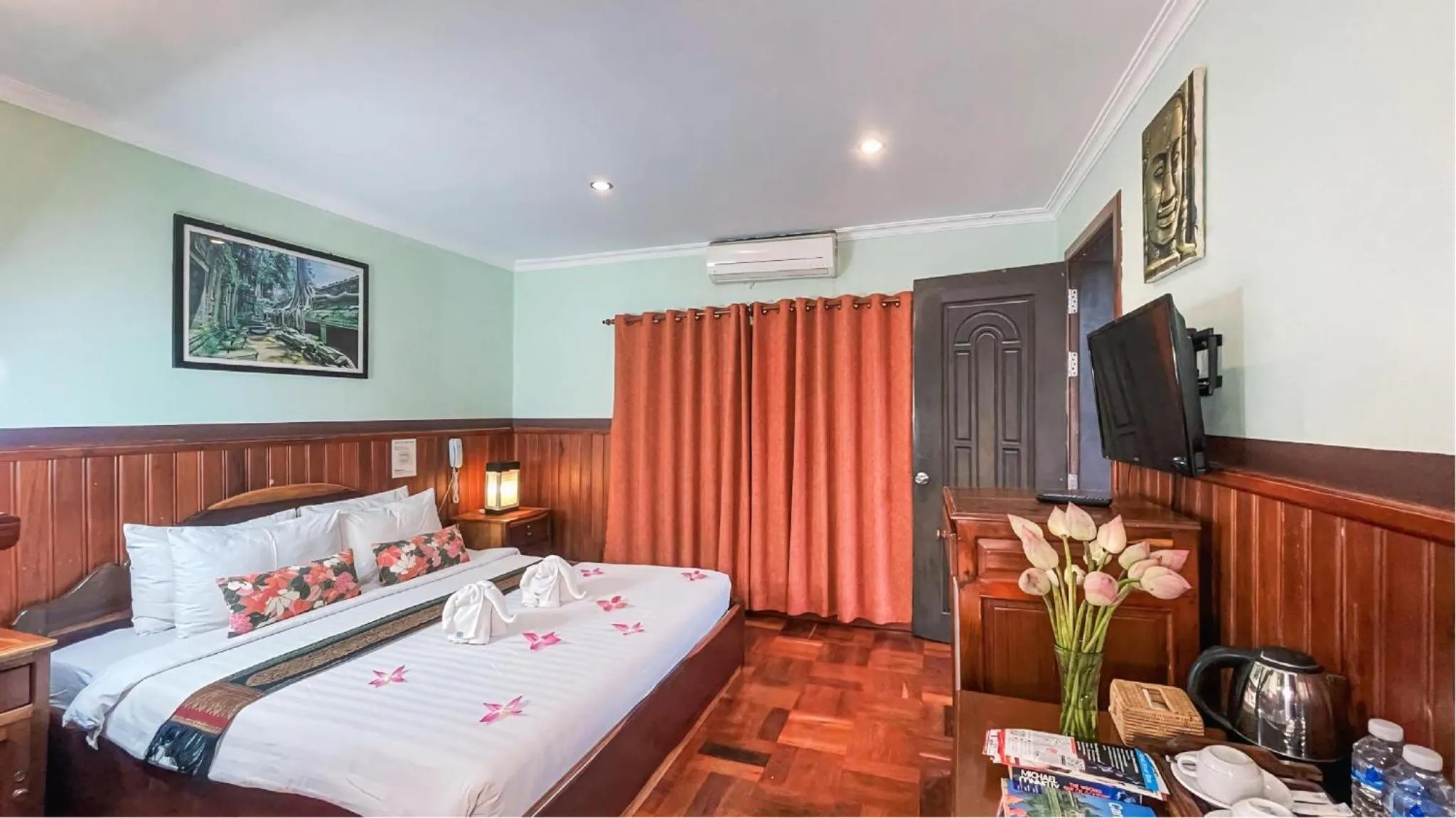 Bed in Siem Reap Center Hotel