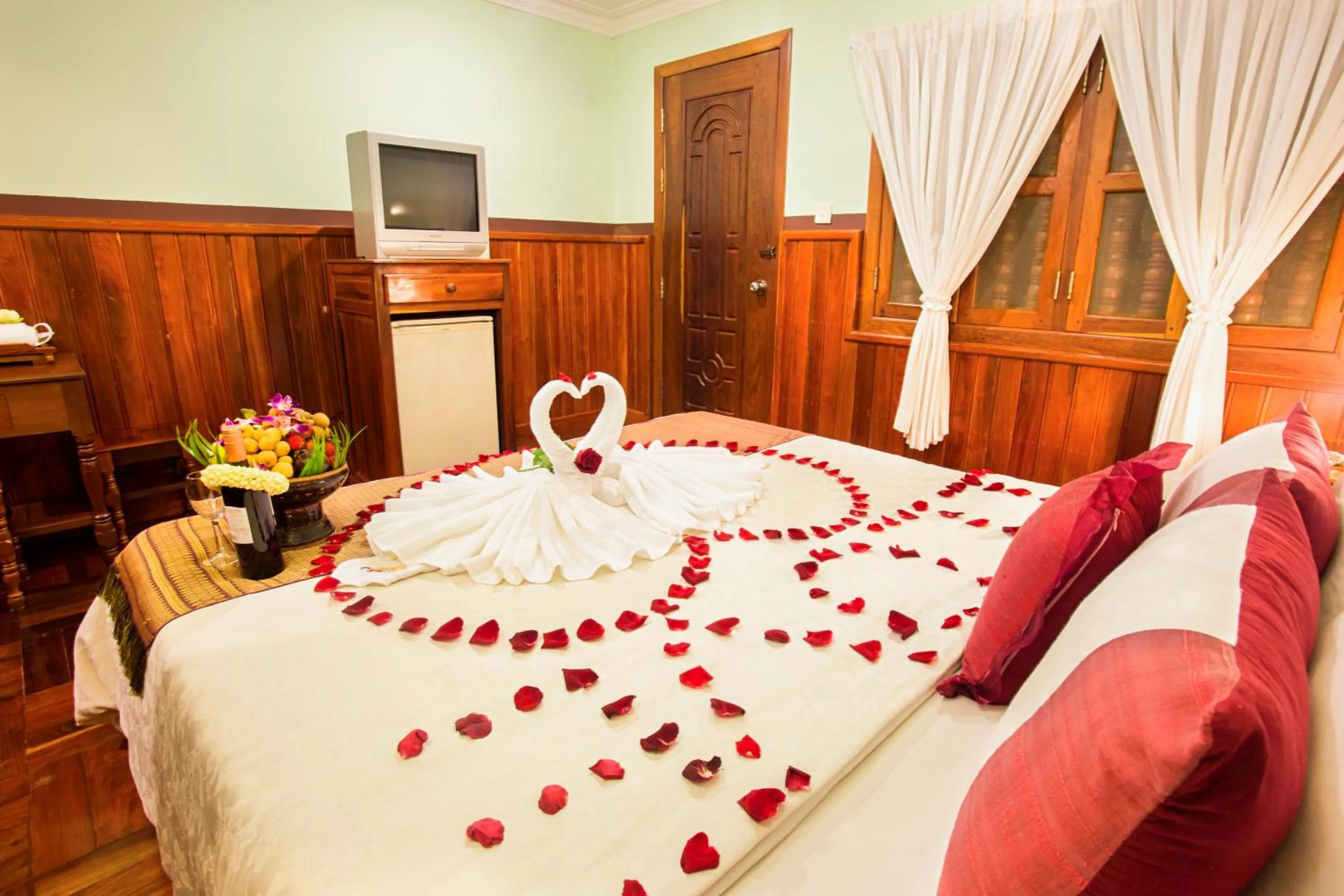 Bedroom, Bed in Siem Reap Center Hotel