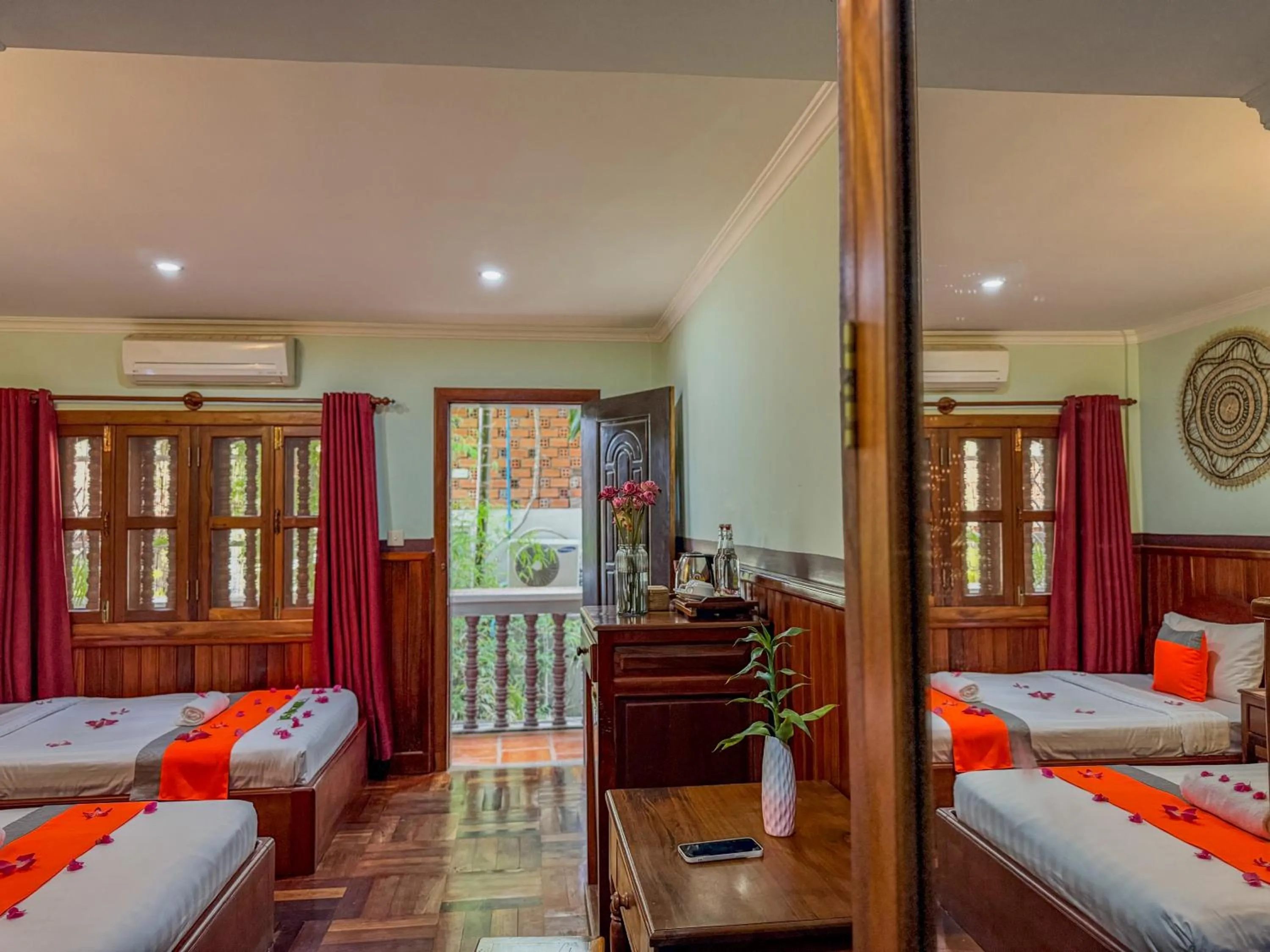 Bedroom, Bed in Siem Reap Center Hotel