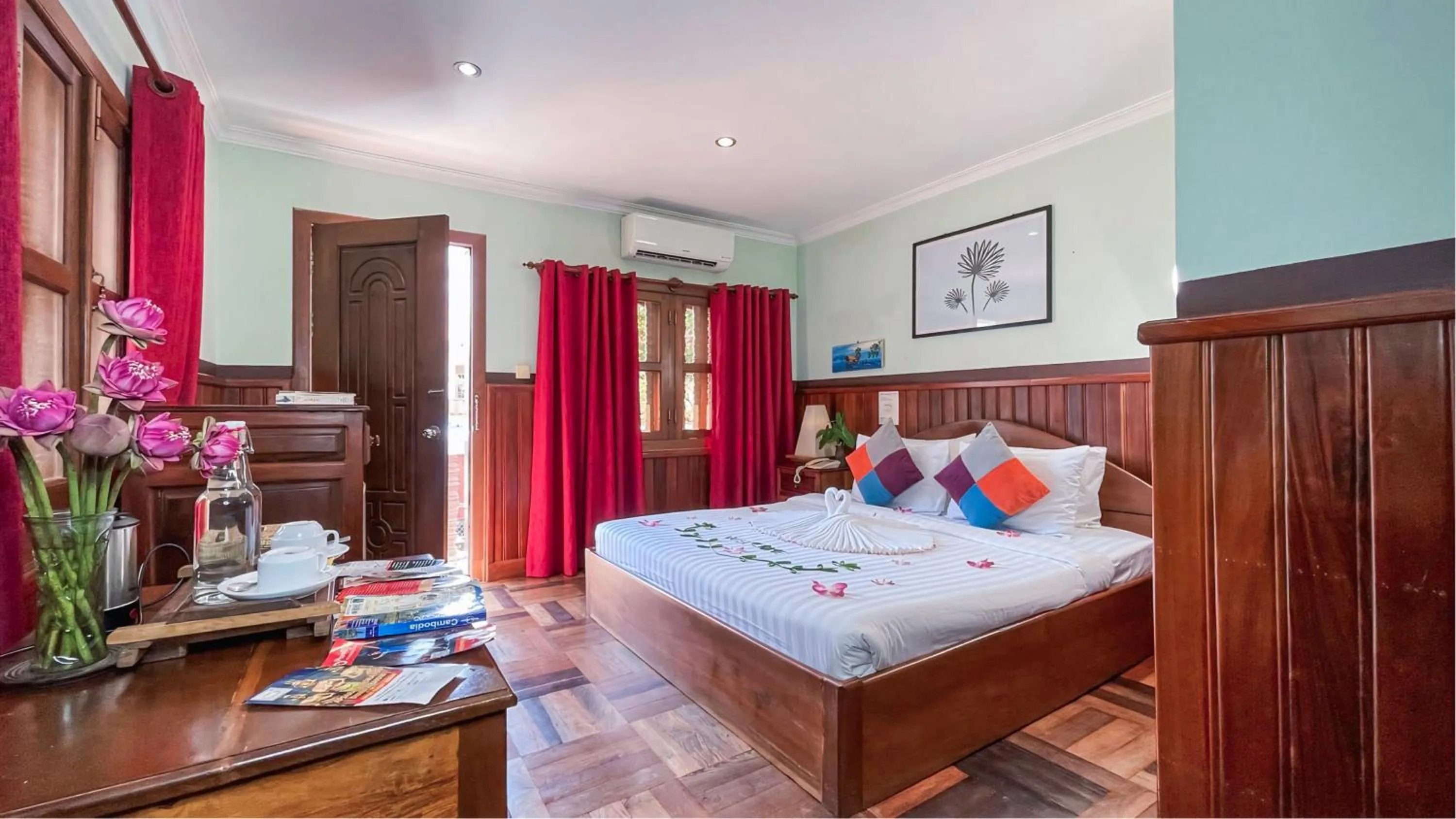 Bed in Siem Reap Center Hotel