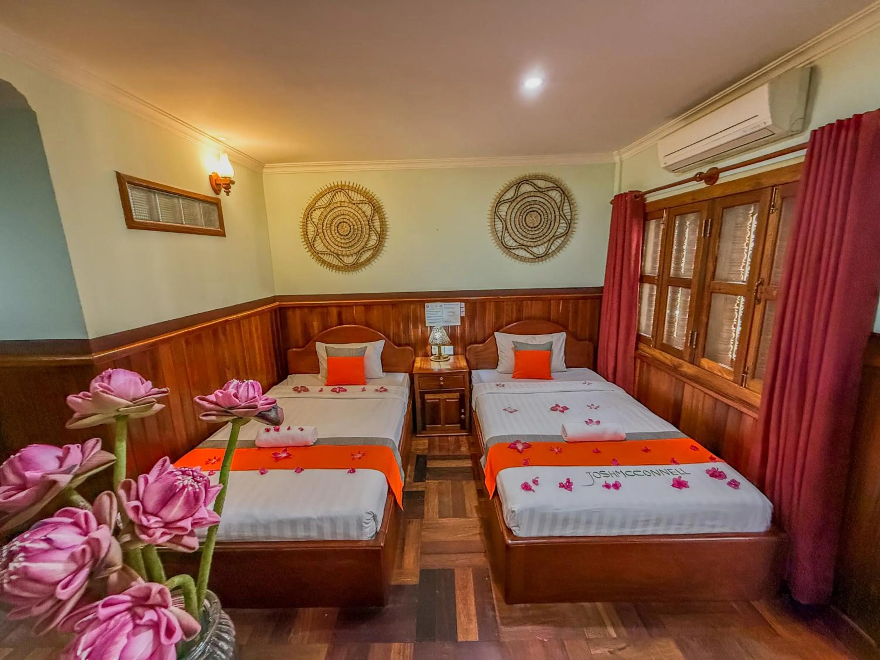 Bedroom, Bed in Siem Reap Center Hotel