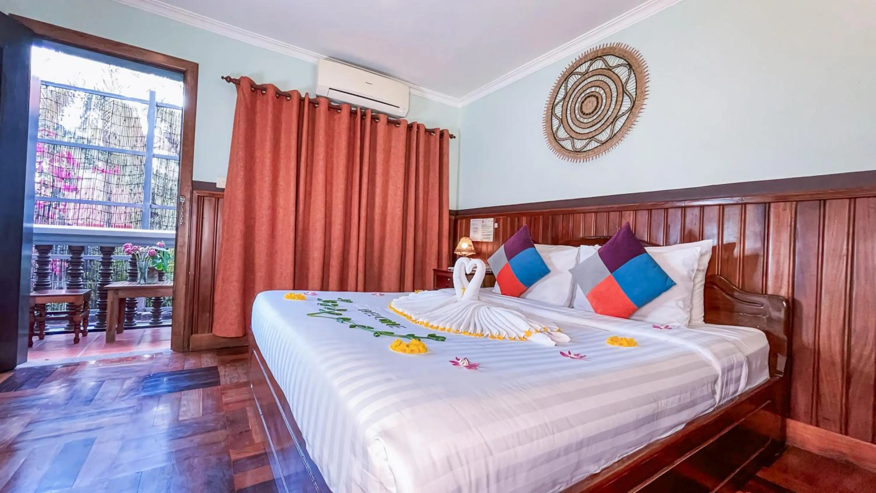 Balcony/Terrace, Bed in Siem Reap Center Hotel