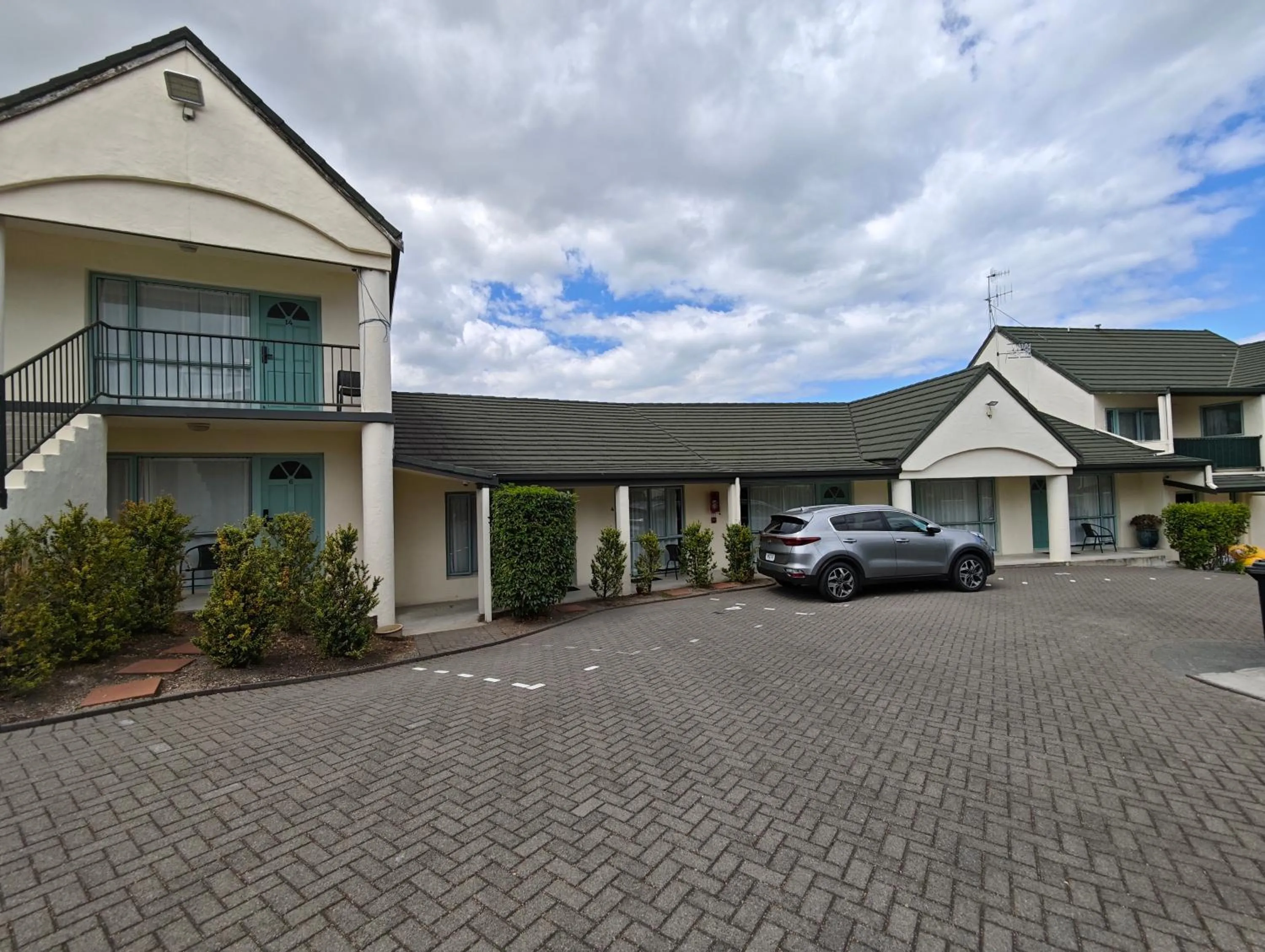 Property building in Great Lake Motel Taupo