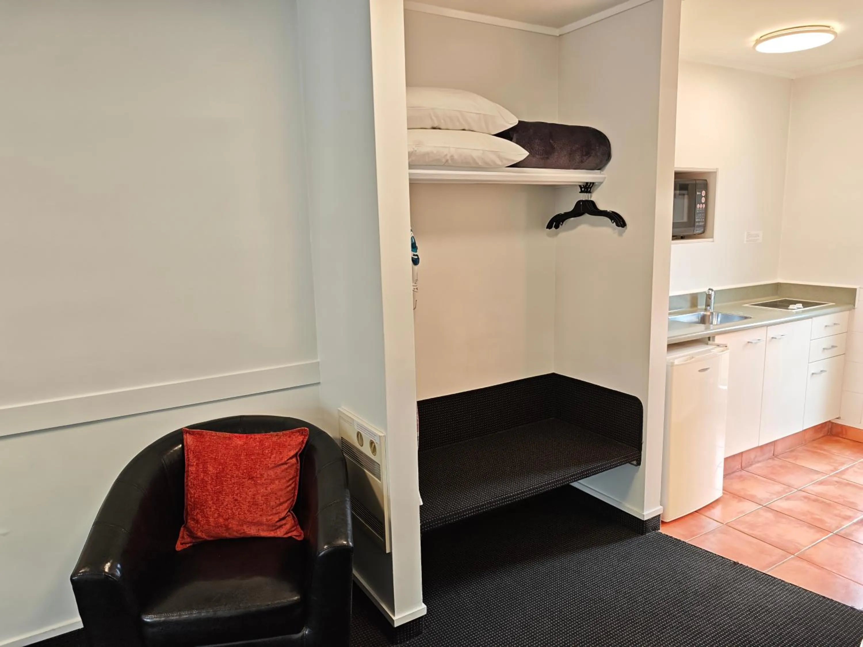 Kitchen or kitchenette in Great Lake Motel Taupo