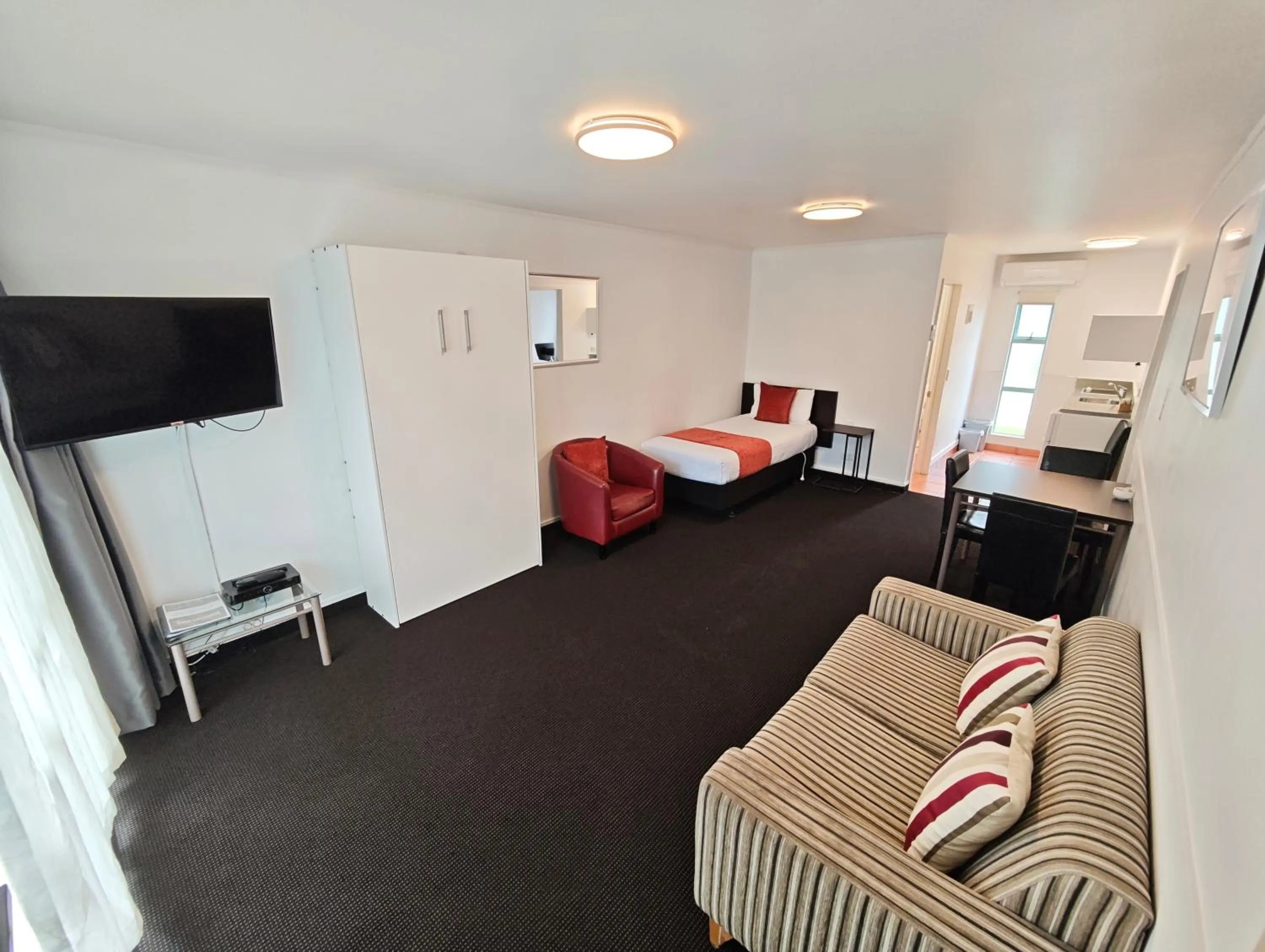 Living room in Great Lake Motel Taupo