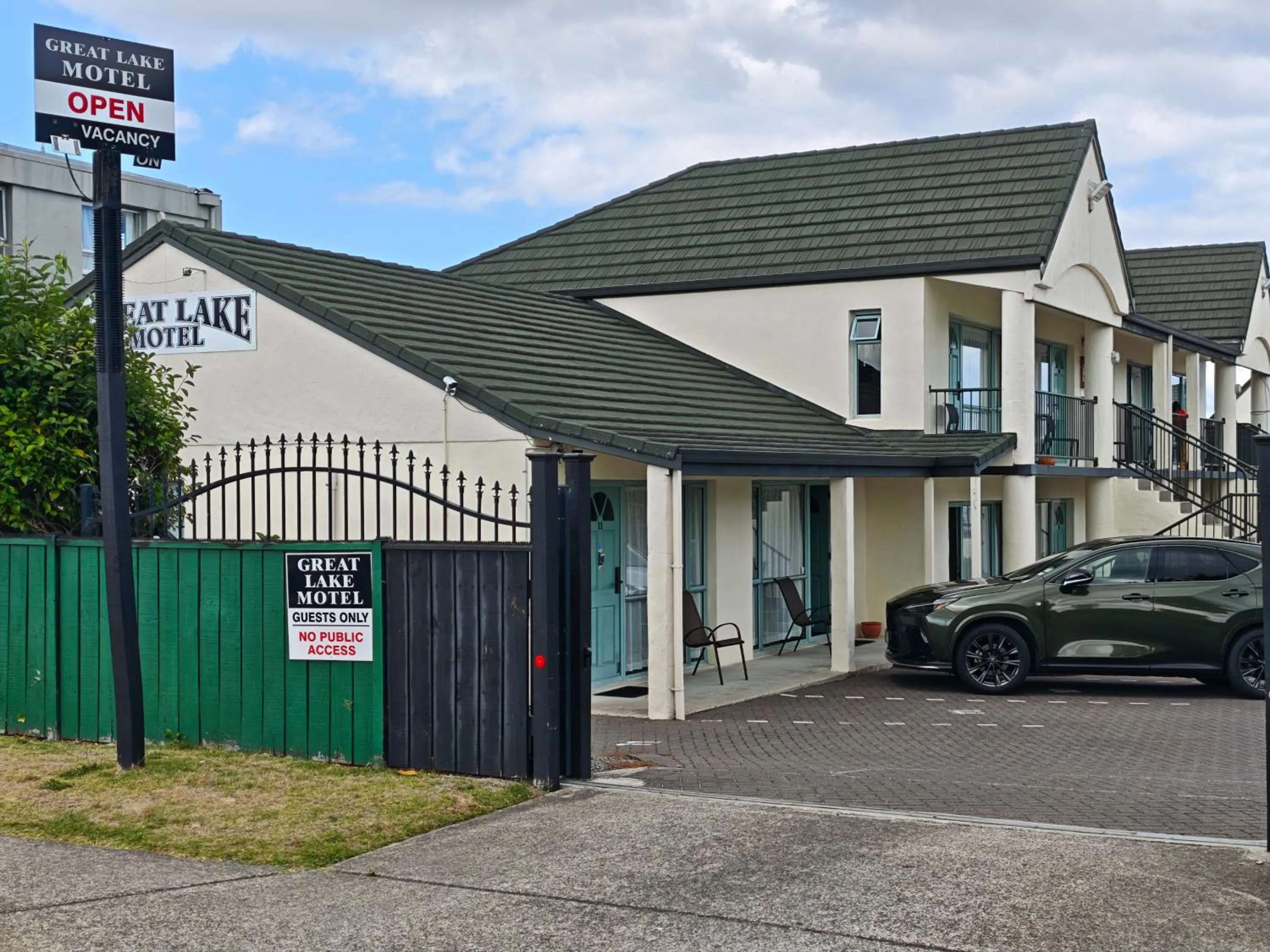 Property building in Great Lake Motel Taupo