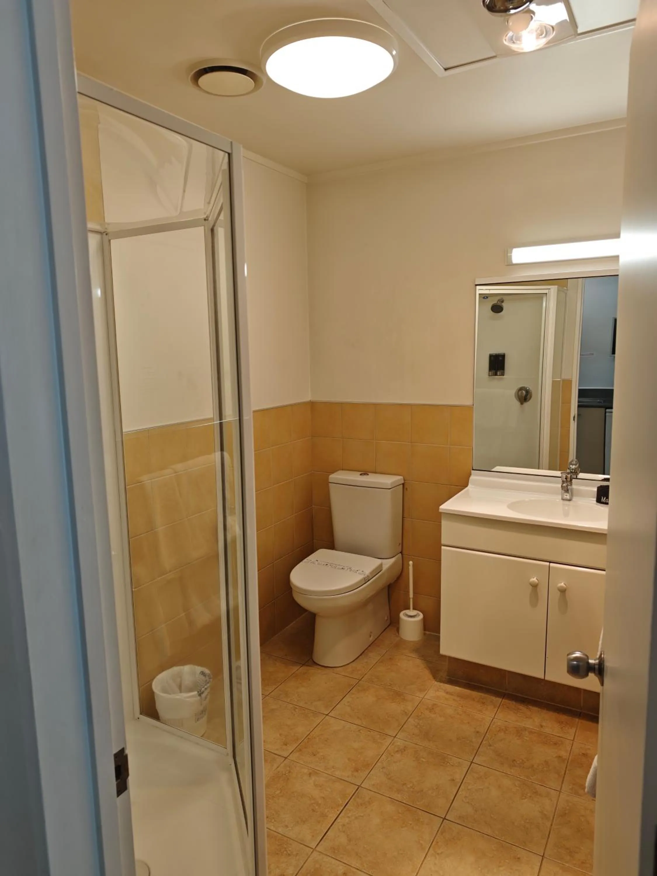 Bathroom in Great Lake Motel Taupo