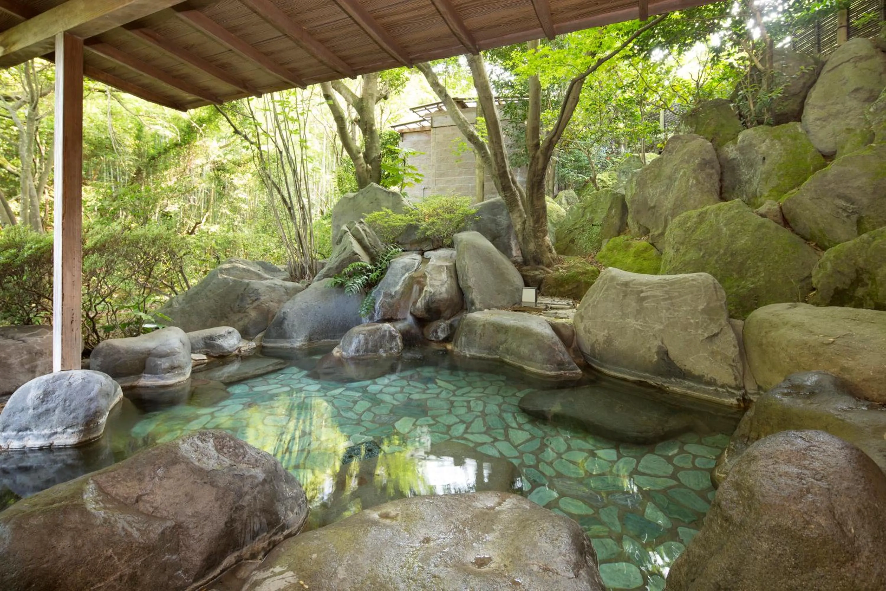 Hot Spring Bath in Hakuunsou