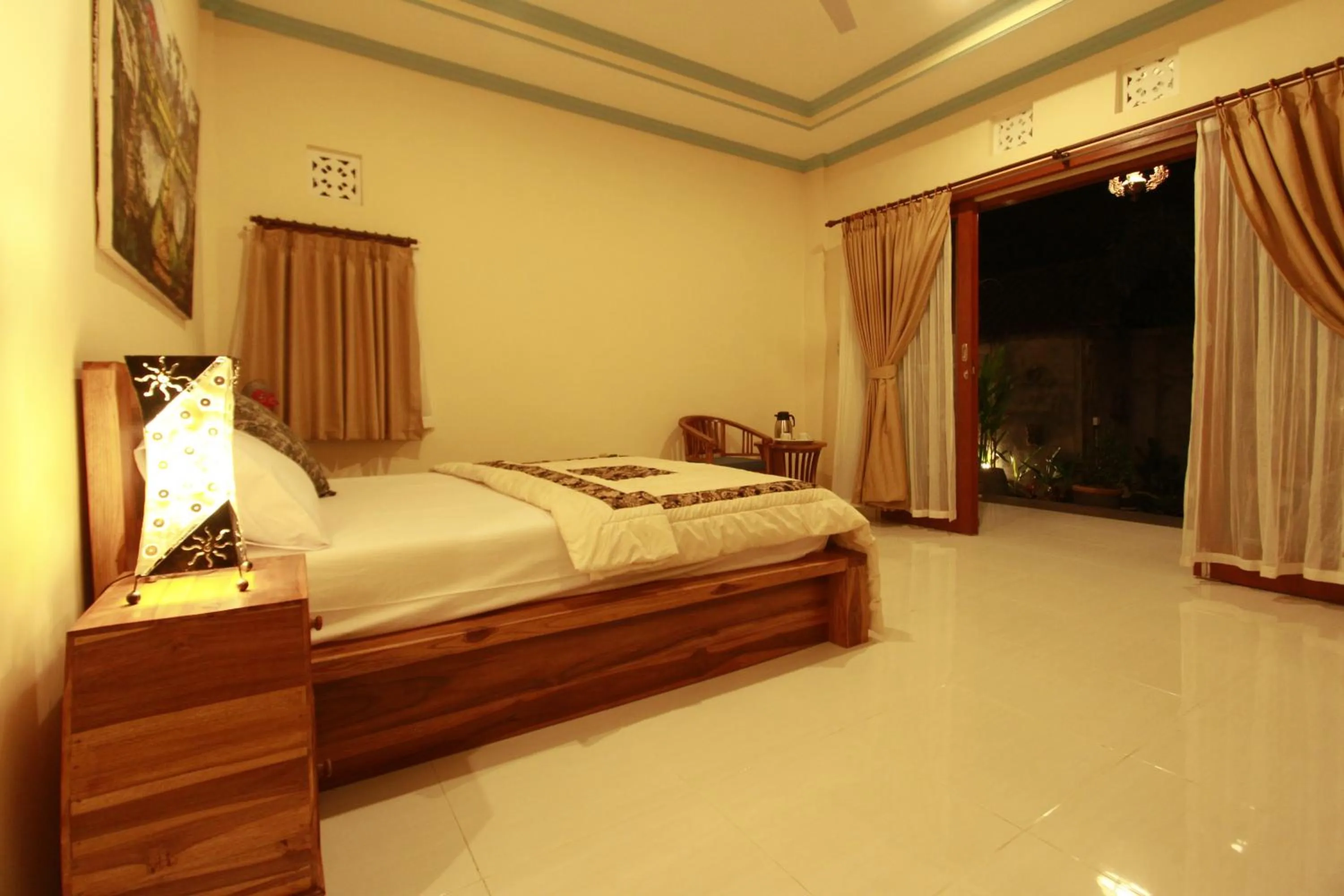 Bedroom, Bed in Loris Homestay