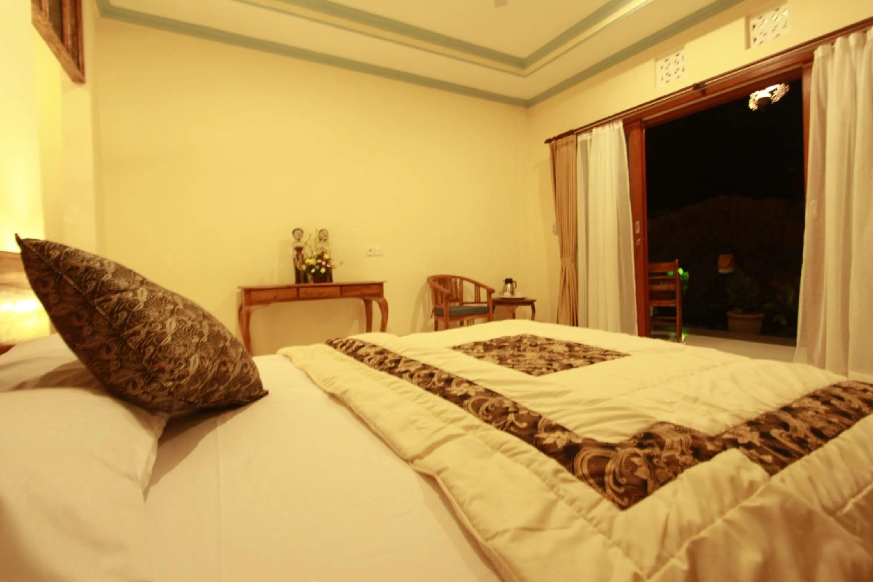 Bedroom, Bed in Loris Homestay
