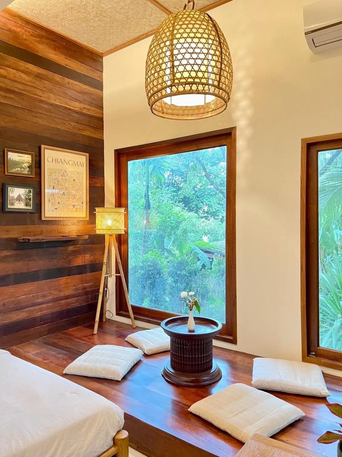 Living room, Bed in Tai Resort
