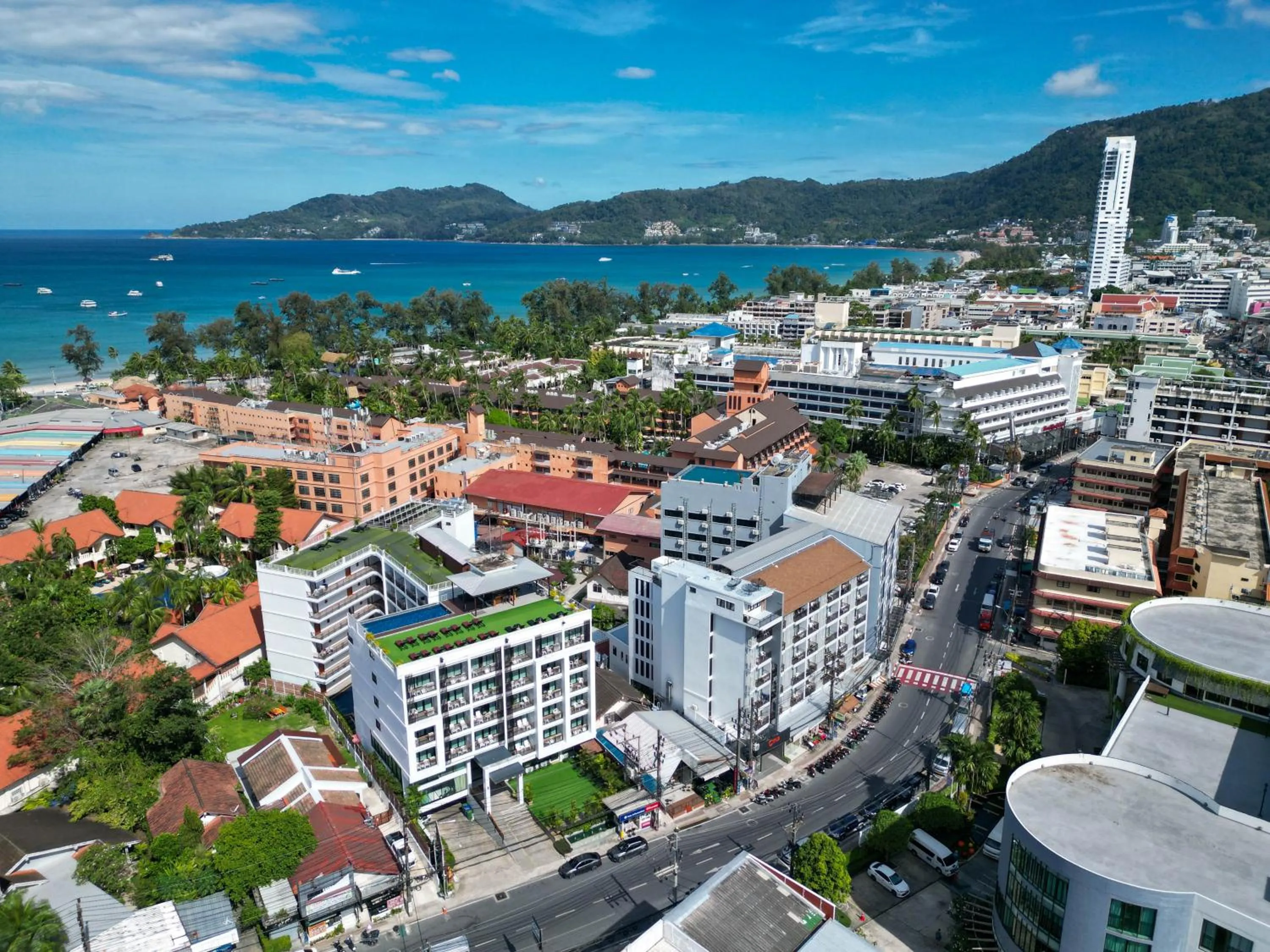 Property building in Paripas Patong Resort