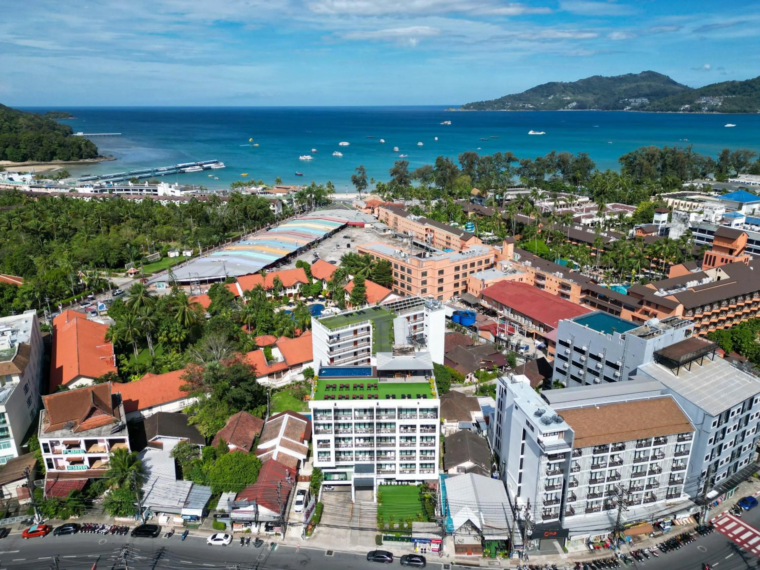 Property building in Paripas Patong Resort