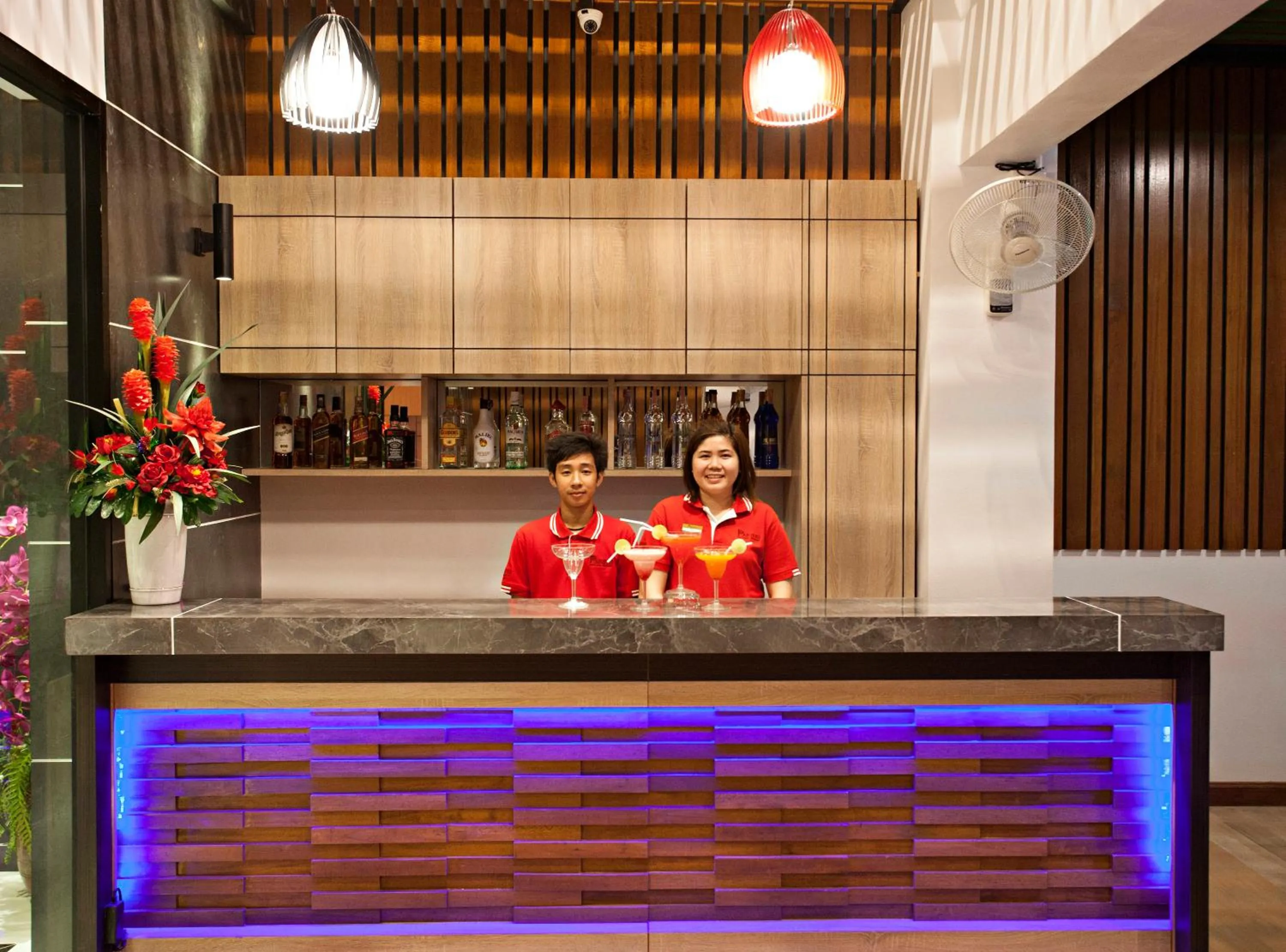 Lounge or bar in Paripas Patong Resort