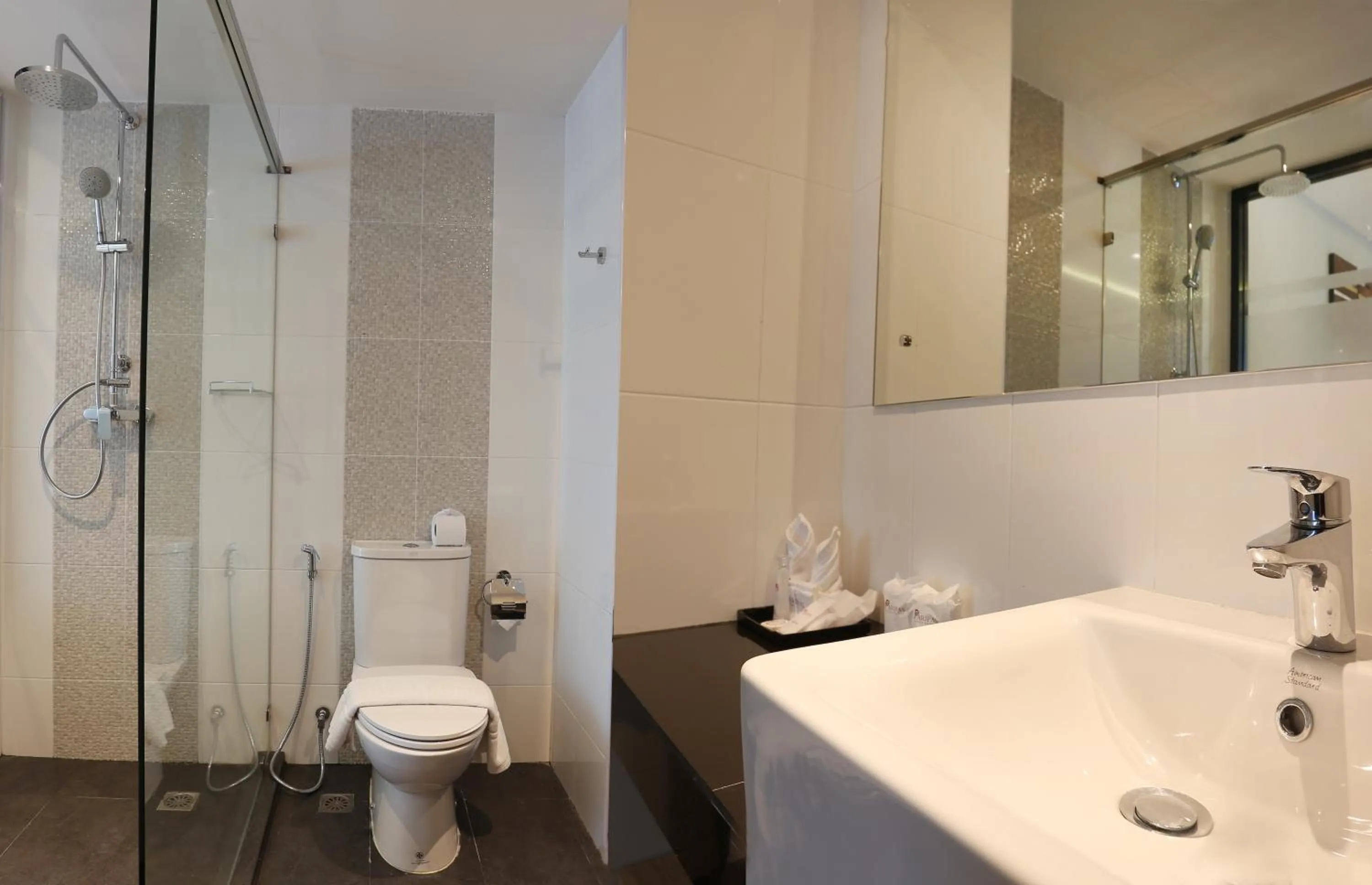 Bathroom in Paripas Patong Resort