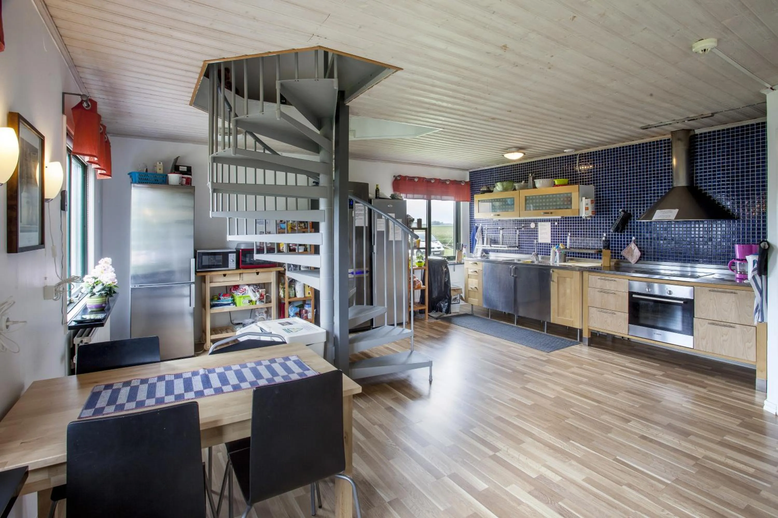 Communal kitchen in Bruksparkens Hostel