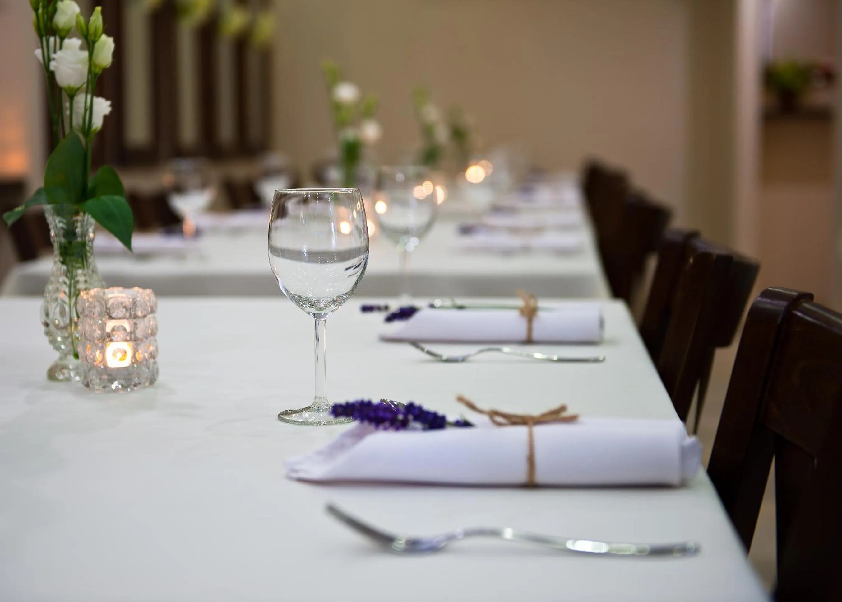 Restaurant/places to eat in Hotel Awo