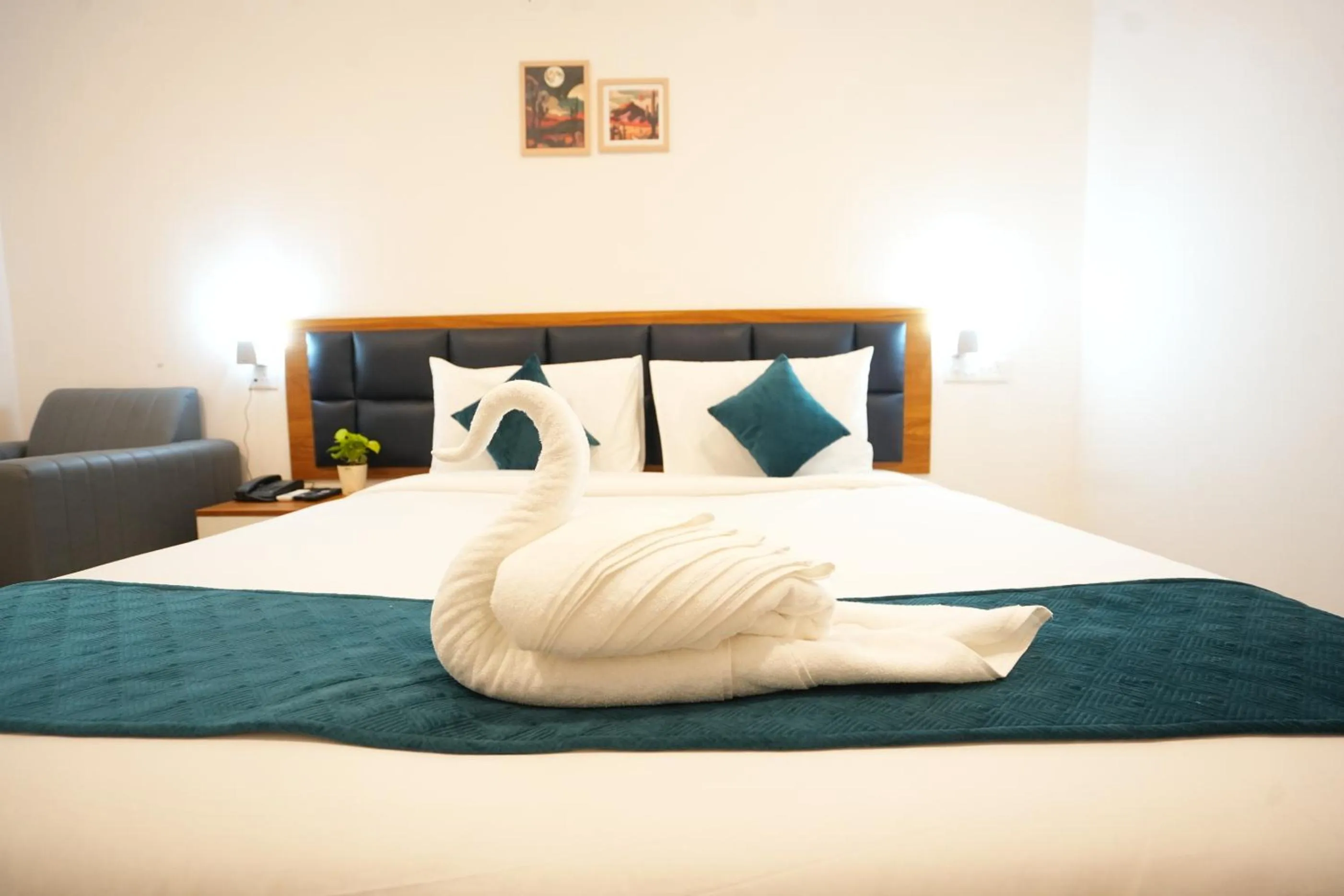 Bed in Elite Hotel HITECH