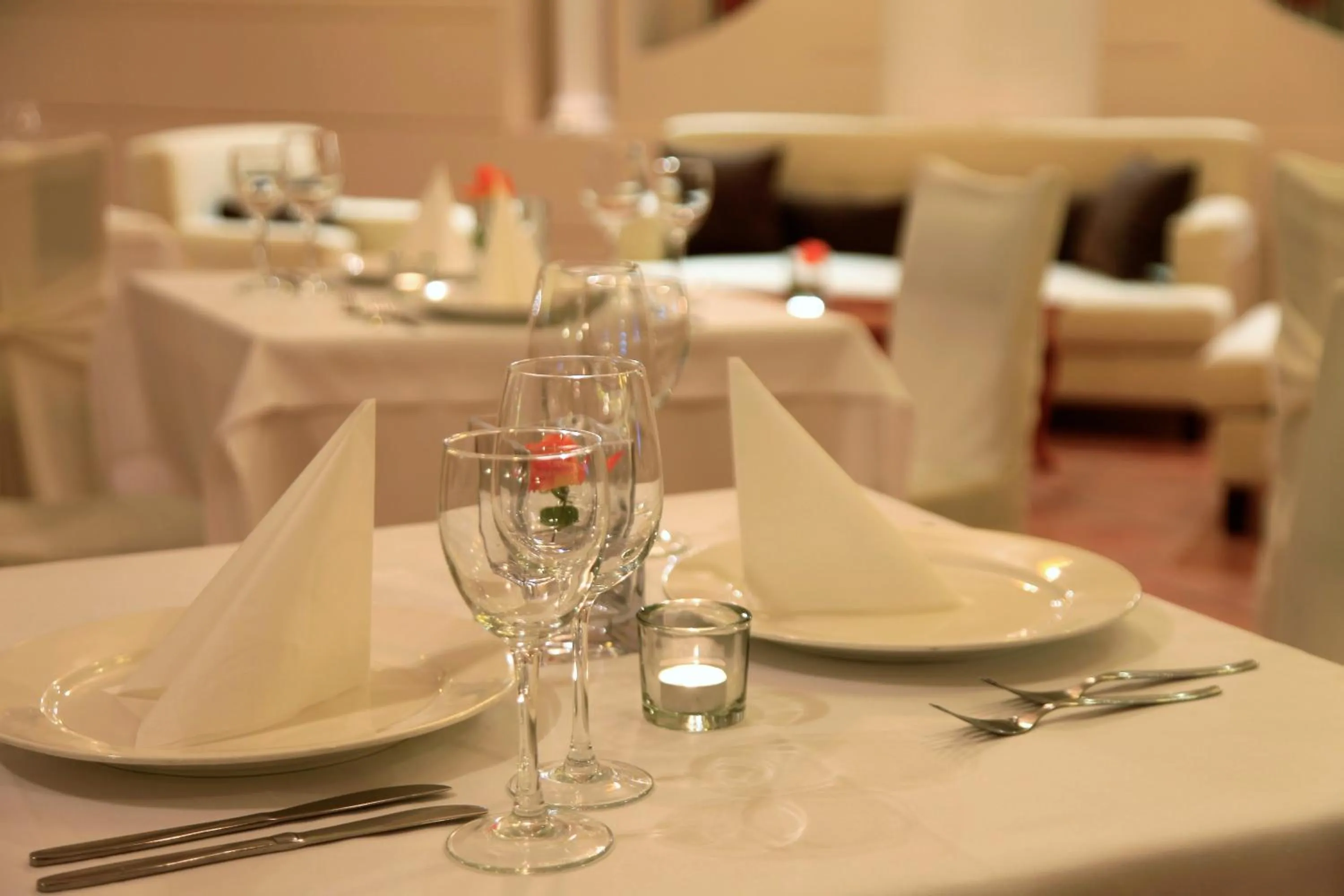 Restaurant/places to eat in Akrogiali Exclusive Hotel (Adults Only)