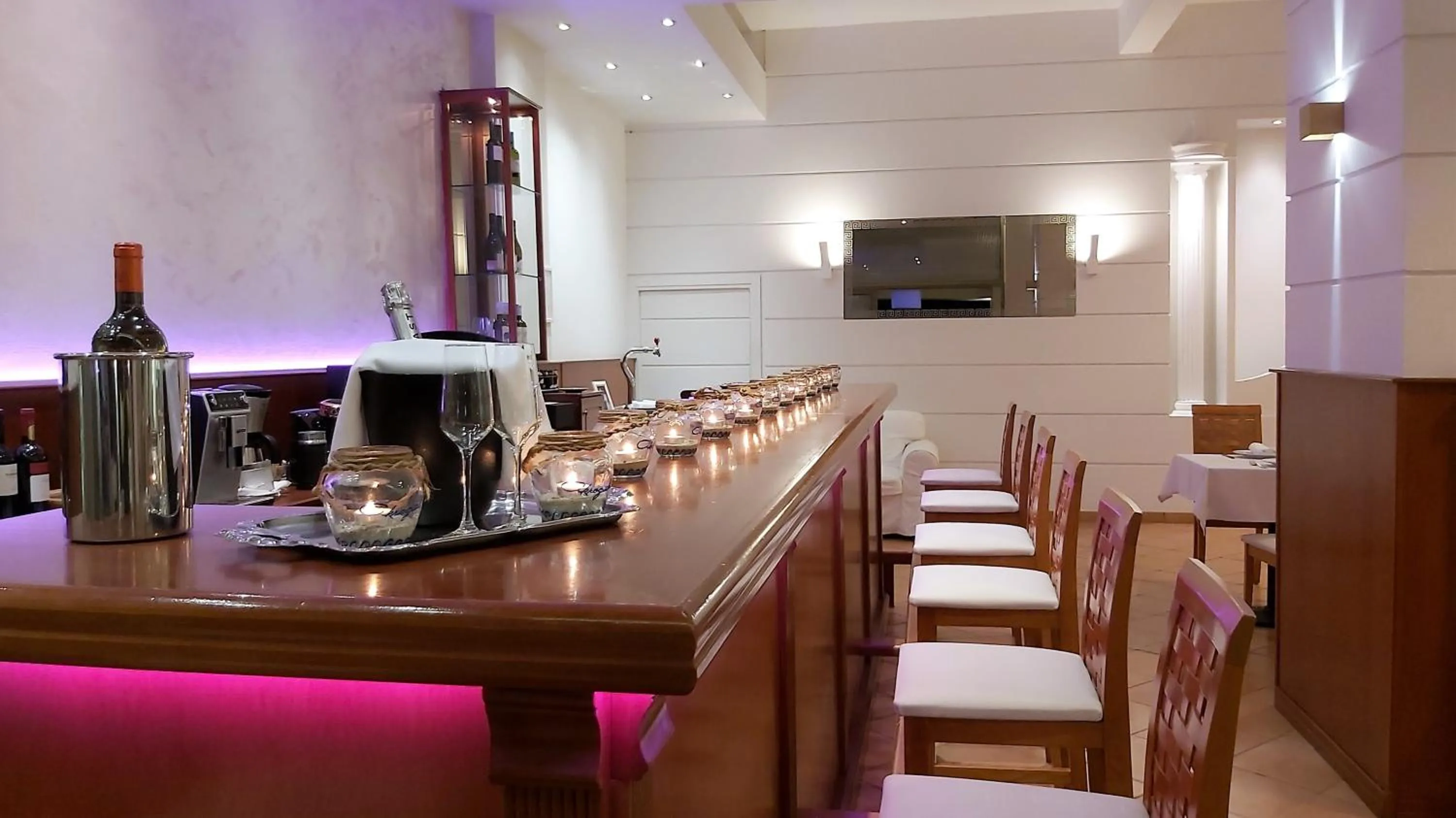 Lounge or bar in Akrogiali Exclusive Hotel (Adults Only)