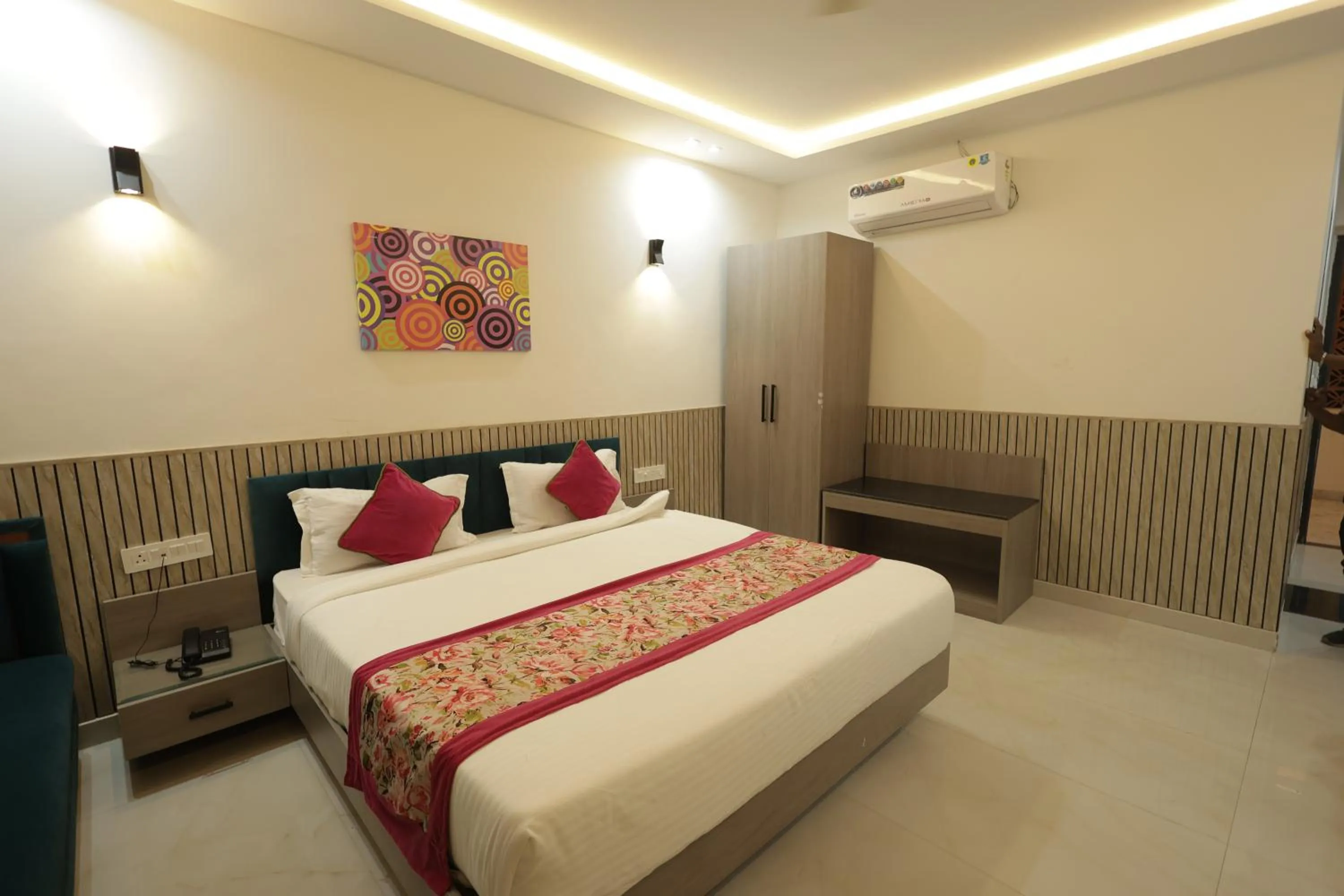 Bedroom, Bed in Hotel Grand Vasaante