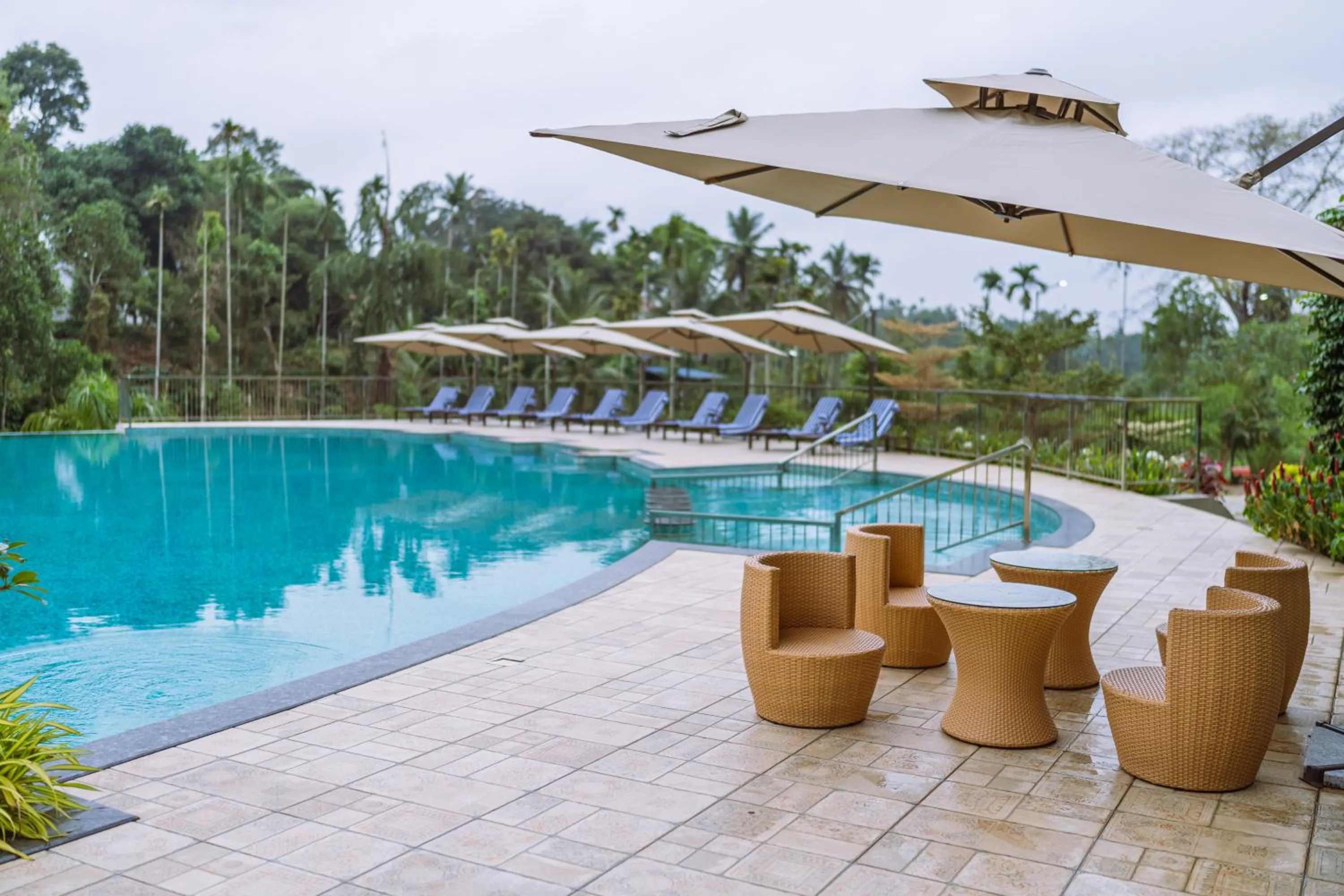 Swimming pool in EVORA Resort and SPA