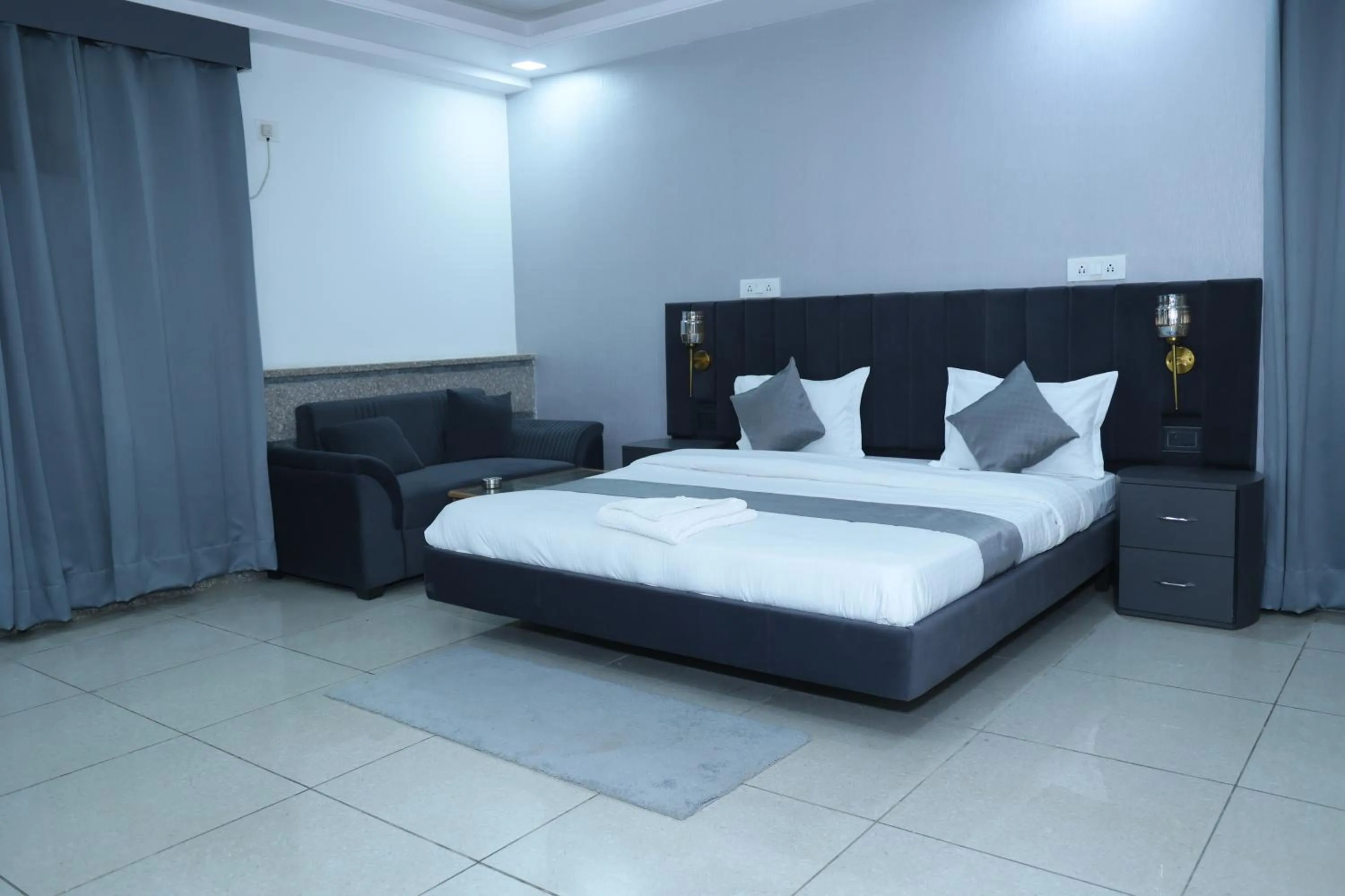 Bed in Raj Residency Gurgaon