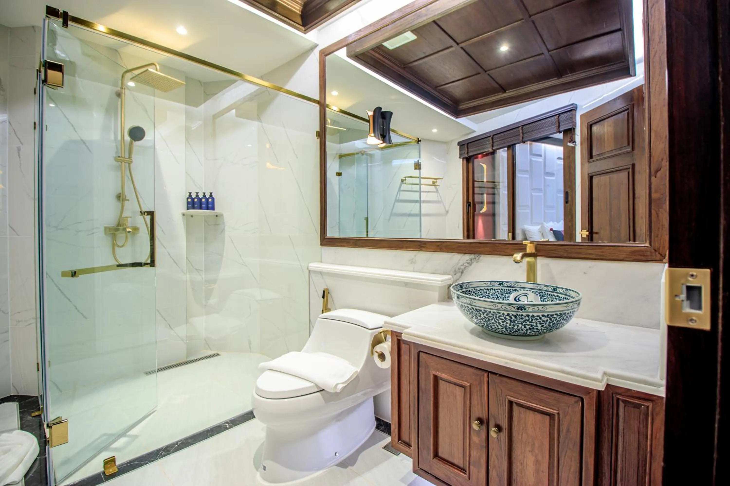 Shower in S48 River Ping