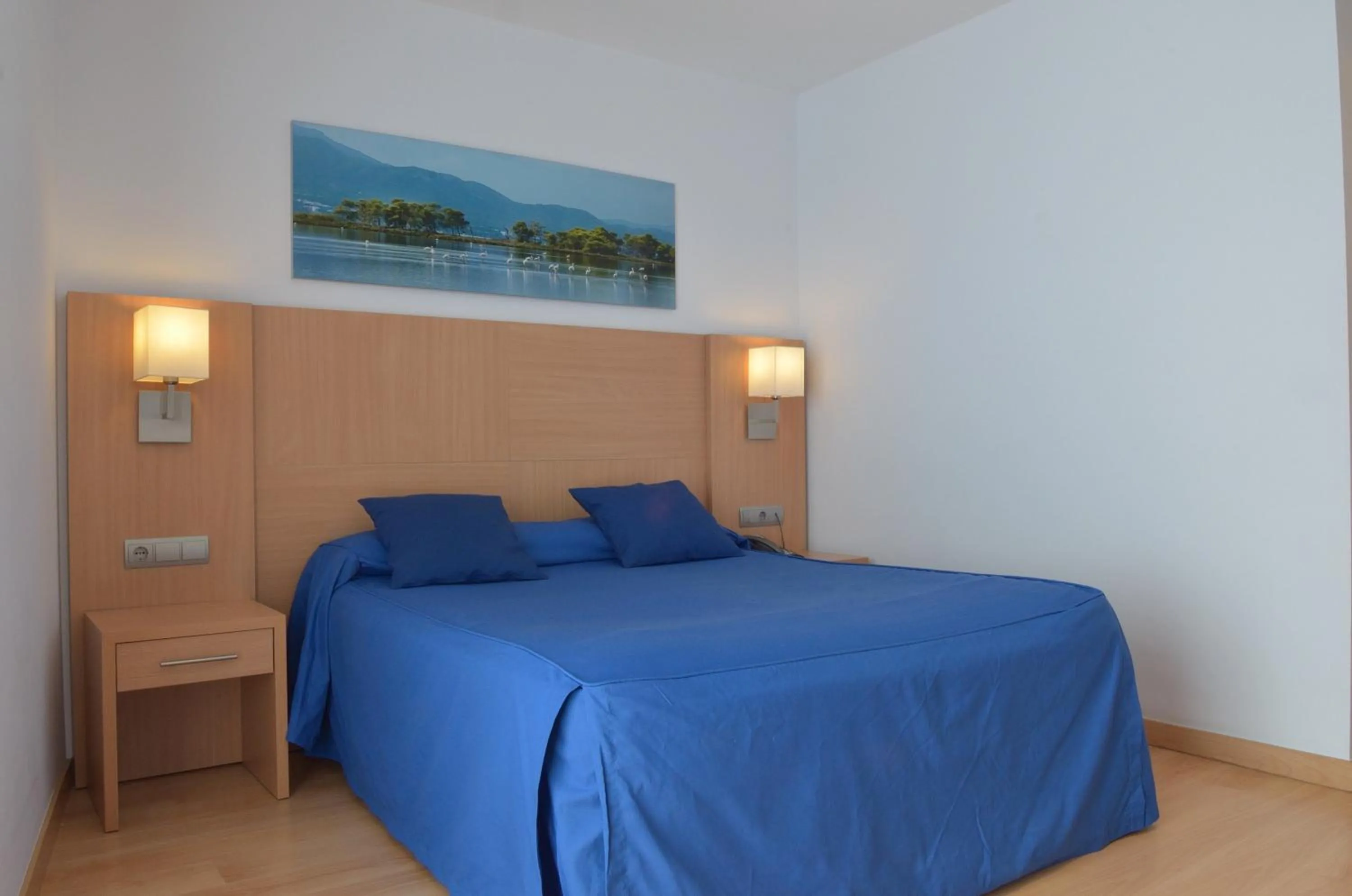 Bedroom, Bed in Hotel del Port