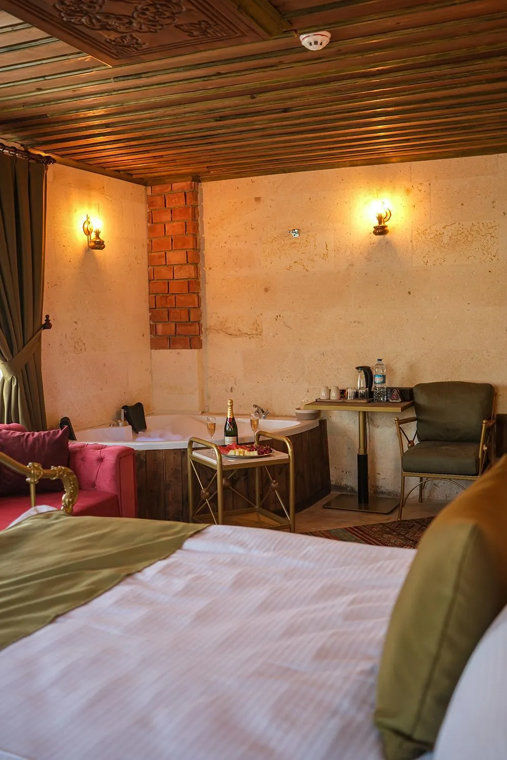 Bed in Zeppelin Cappadocia