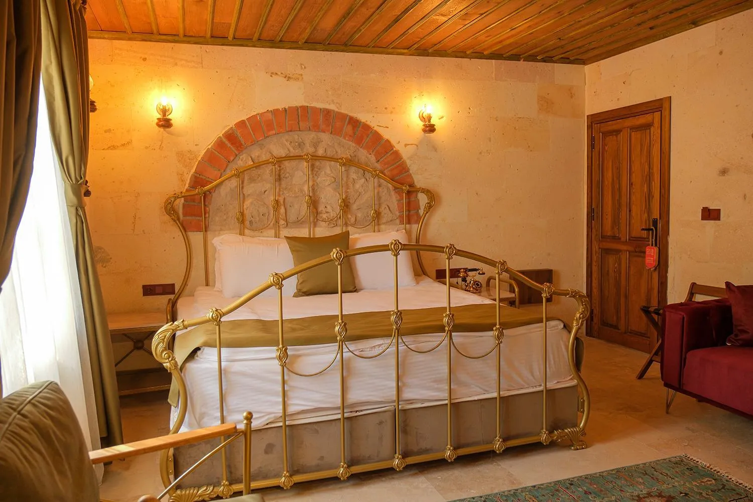 Photo of the whole room, Bed in Zeppelin Cappadocia