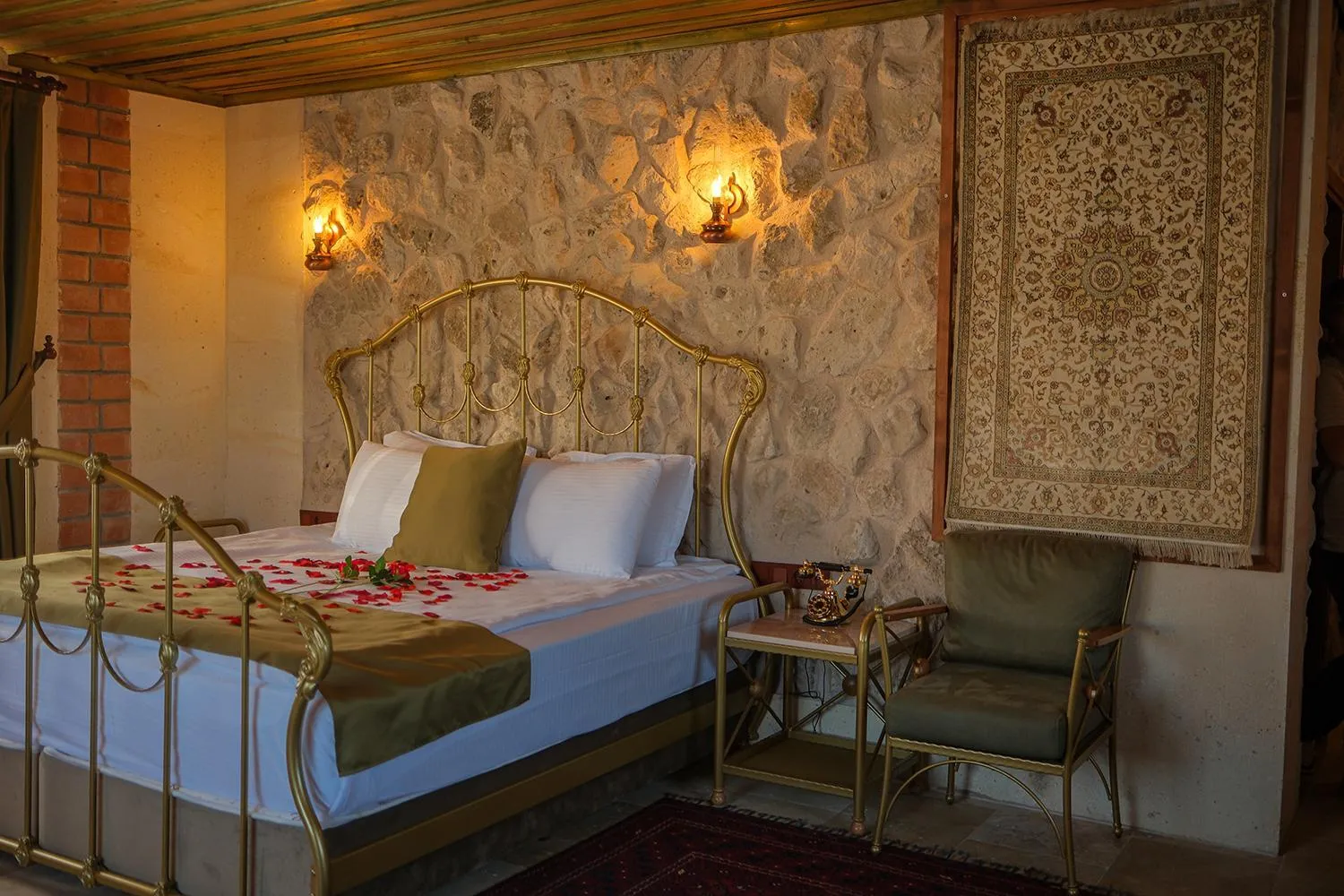 Bed in Zeppelin Cappadocia