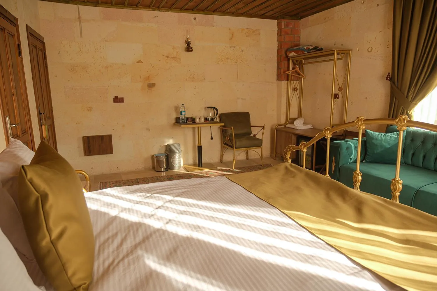 Photo of the whole room, Bed in Zeppelin Cappadocia