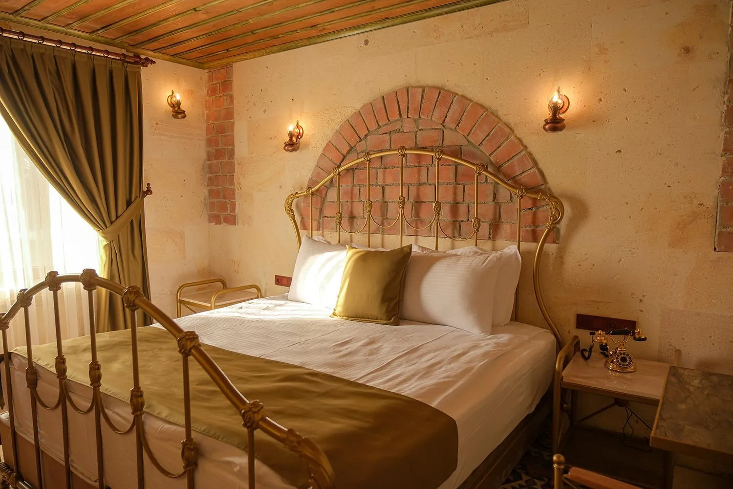 Bed in Zeppelin Cappadocia