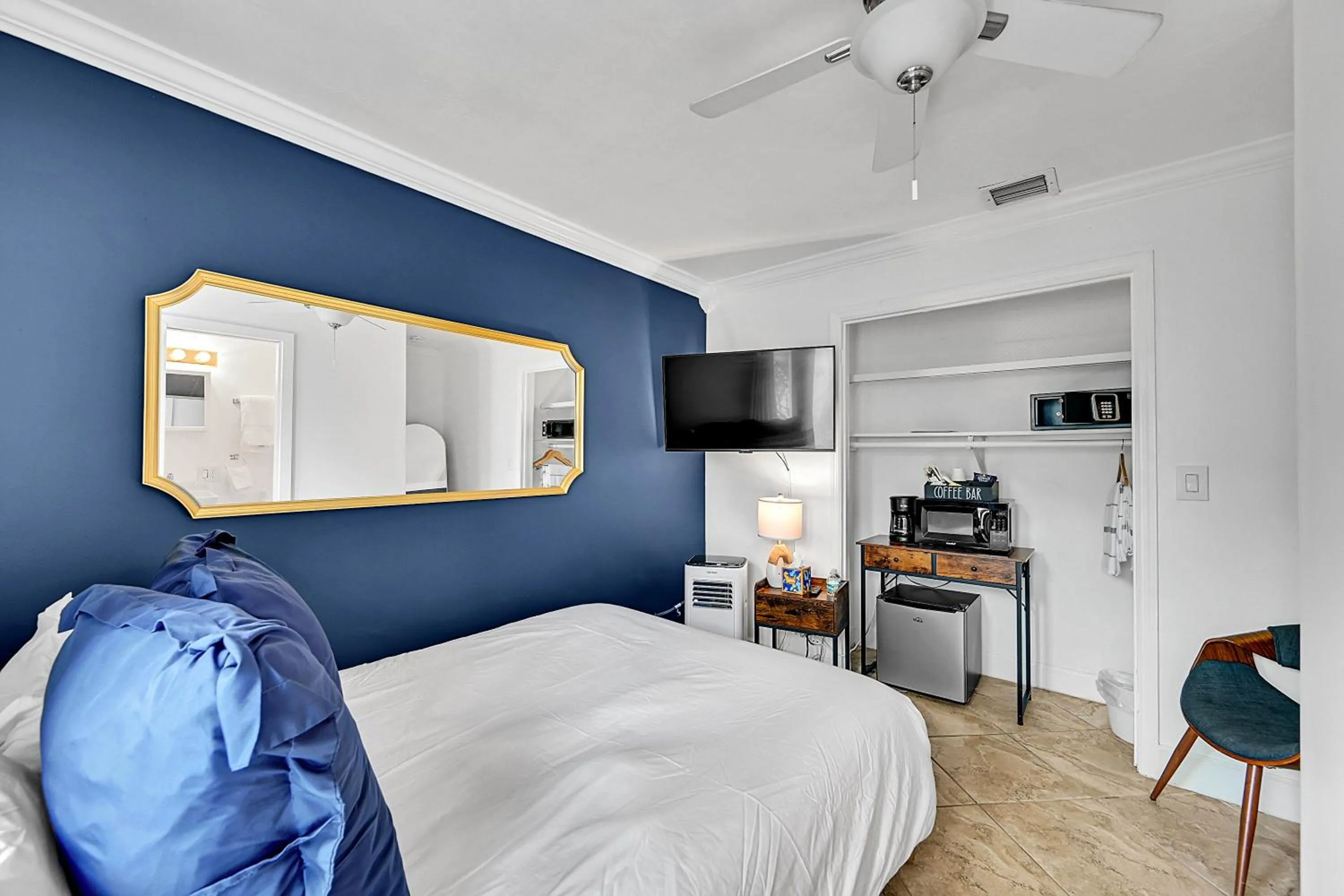 Bedroom, Bed in Inn On The Drive