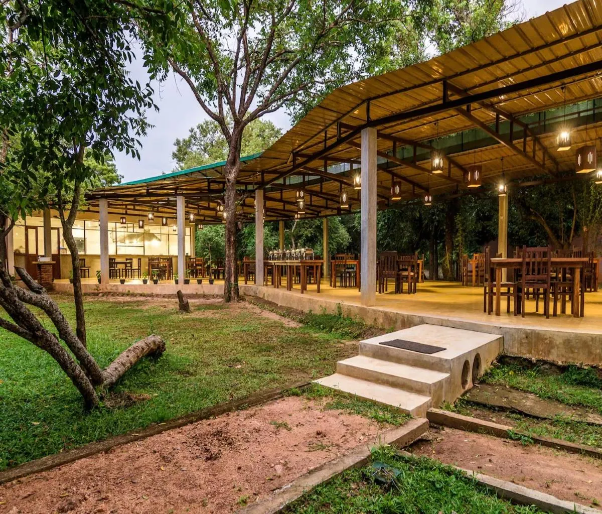 Restaurant/places to eat in Eighth Wonder Resort