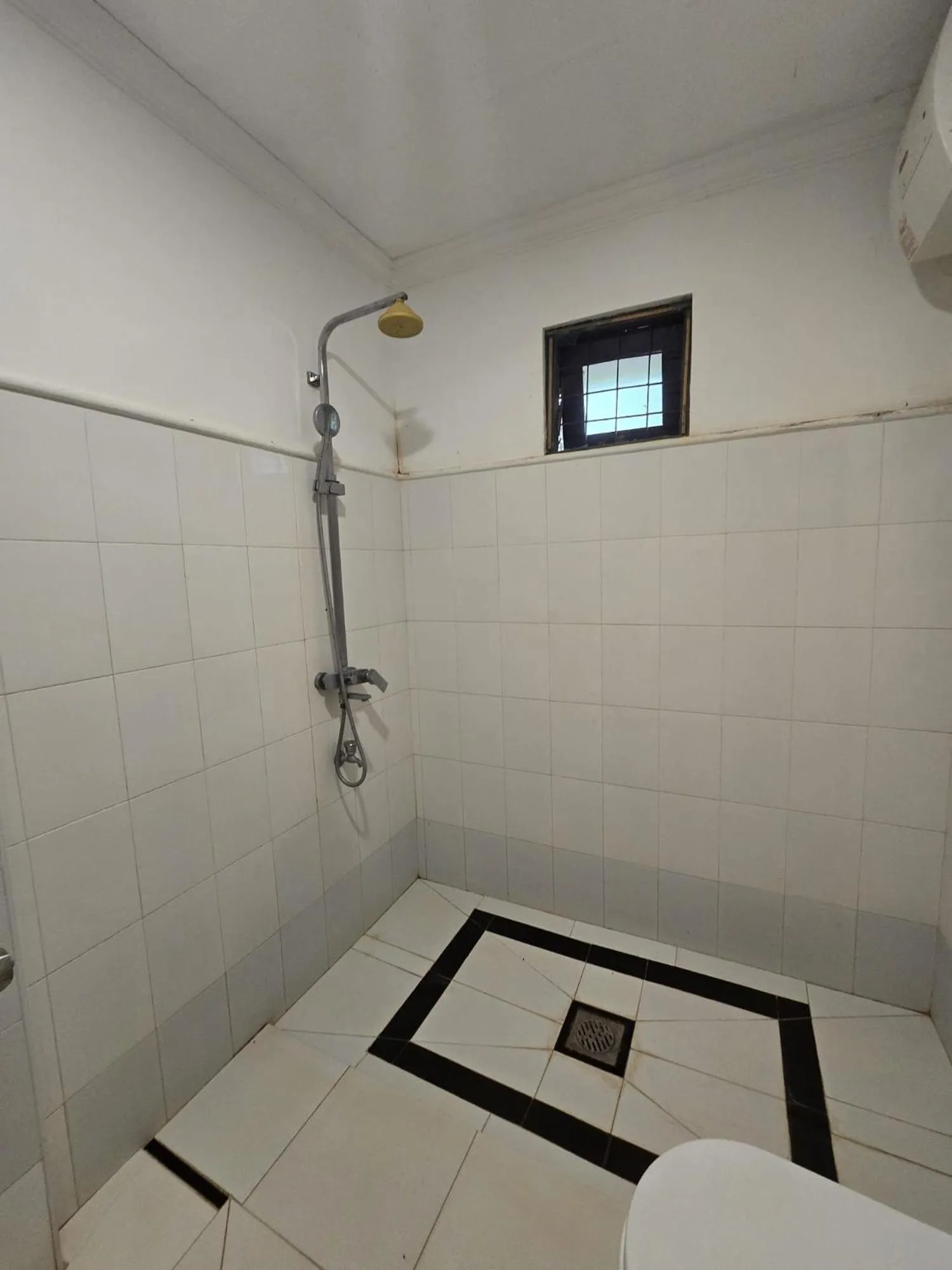 Shower in Eighth Wonder Resort